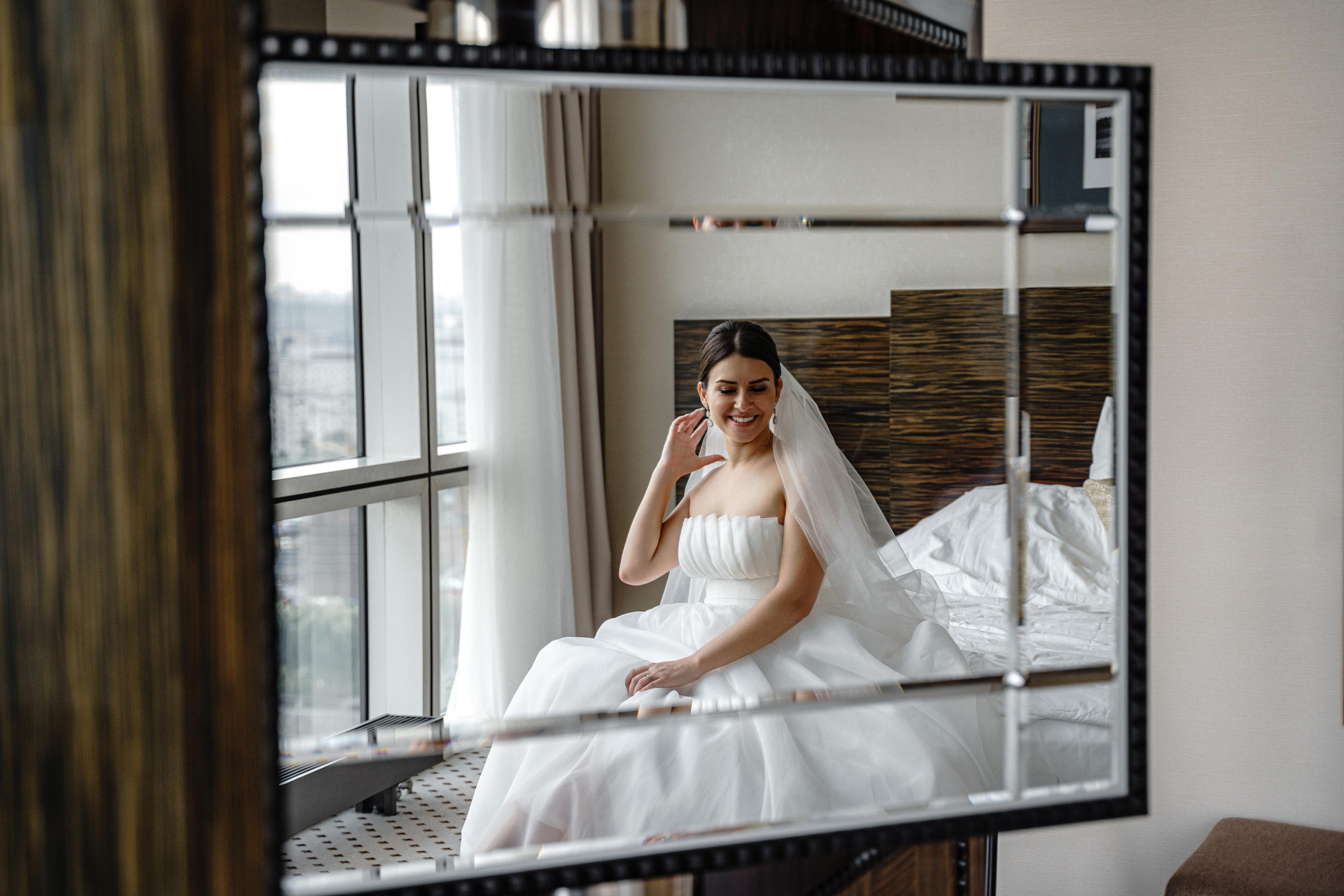 Свадебная фотосессия в отеле Crowne Plaza Moscow — World Trade Centre