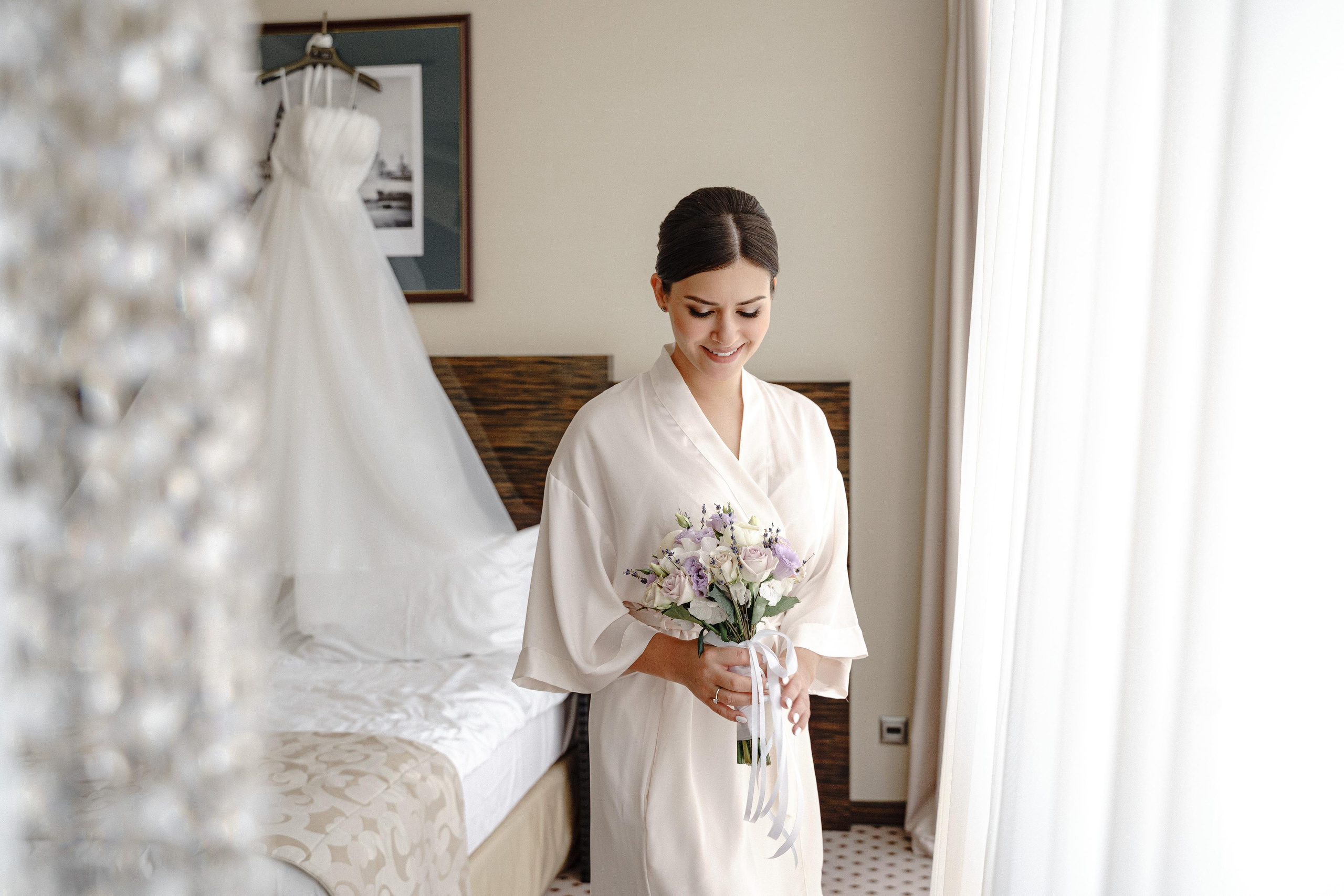 Свадебная фотосессия в отеле Crowne Plaza Moscow — World Trade Centre