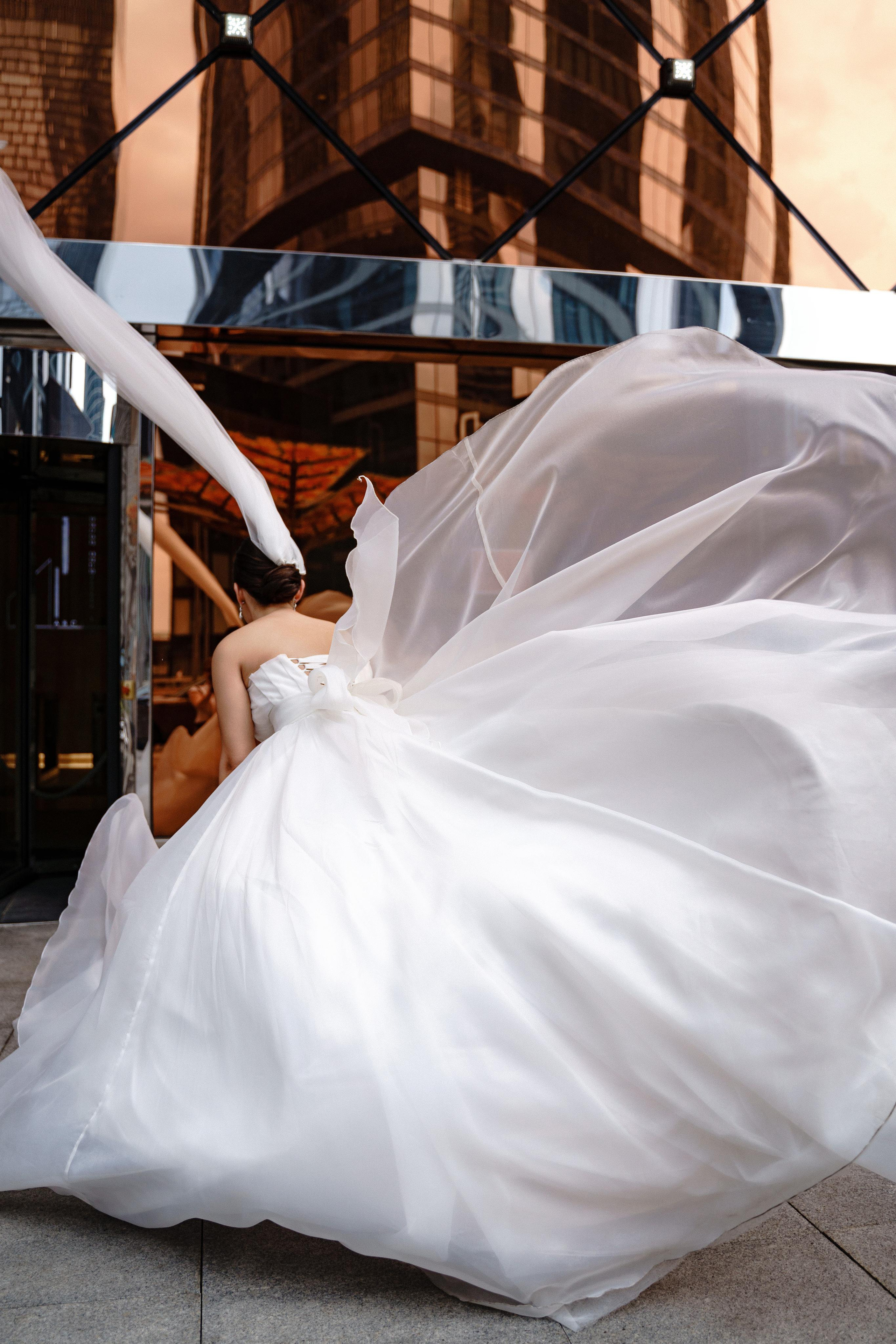 Свадебная фотосессия в отеле Crowne Plaza Moscow — World Trade Centre