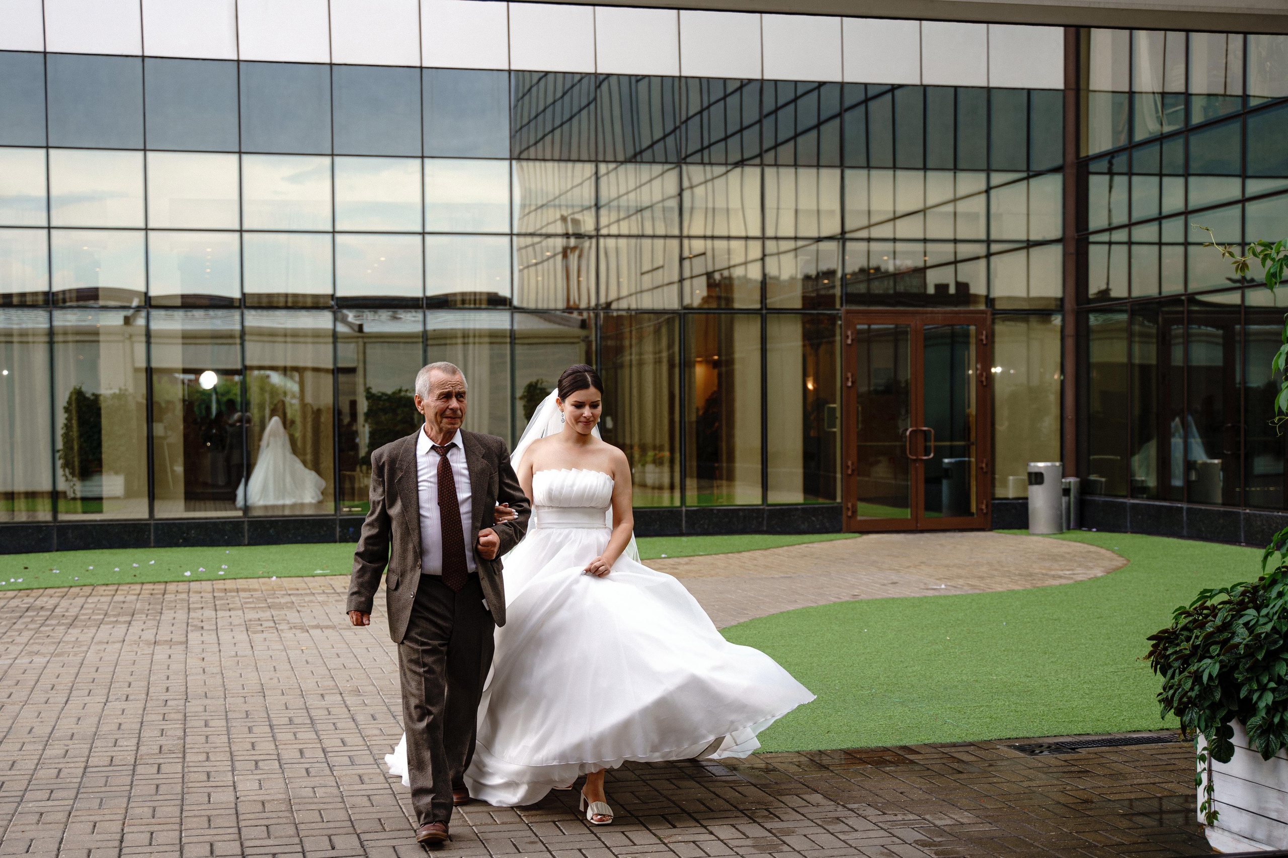 Свадебная фотосессия в отеле Crowne Plaza Moscow — World Trade Centre