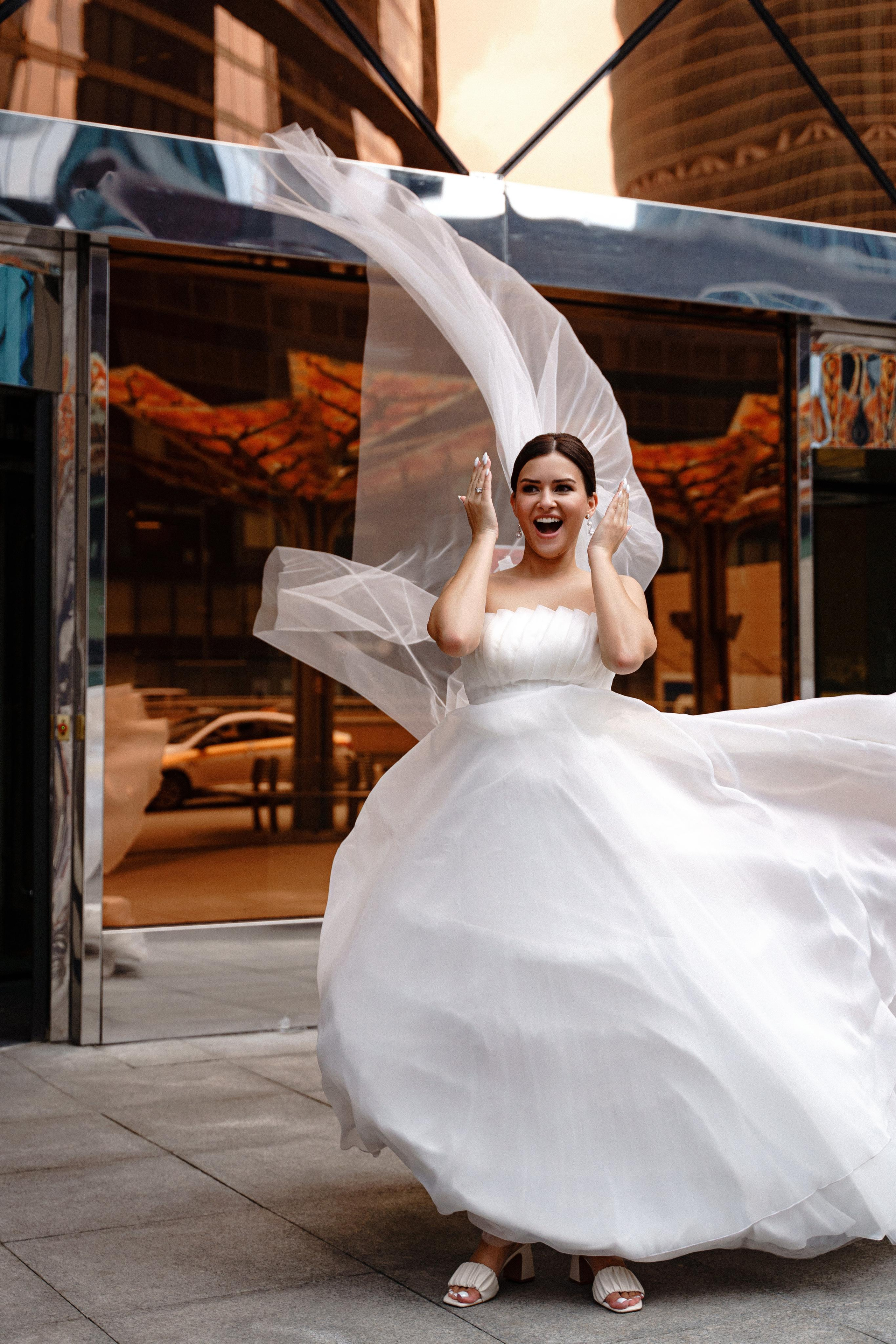 Свадебная фотосессия в отеле Crowne Plaza Moscow — World Trade Centre