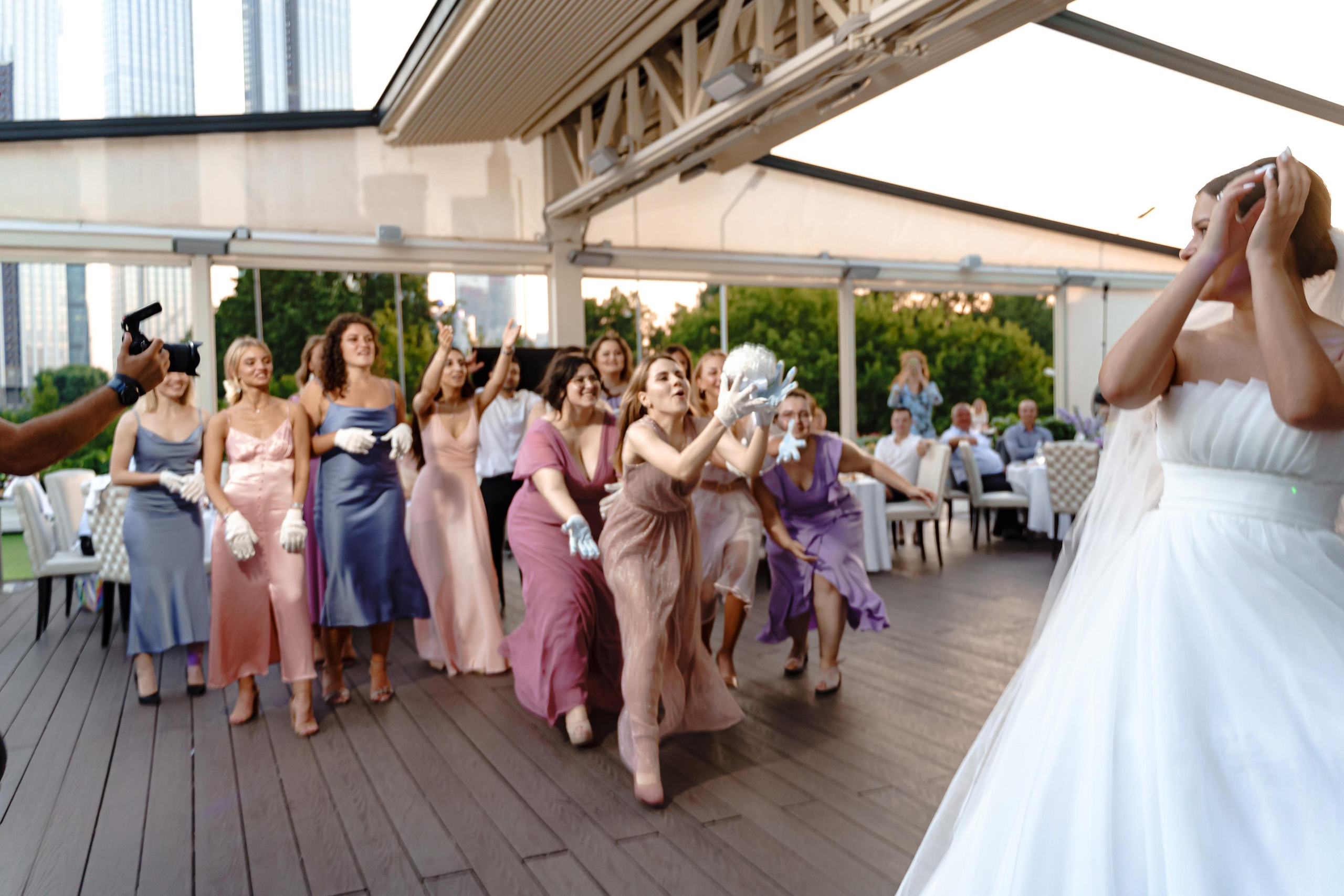 Свадебная фотосессия в отеле Crowne Plaza Moscow — World Trade Centre