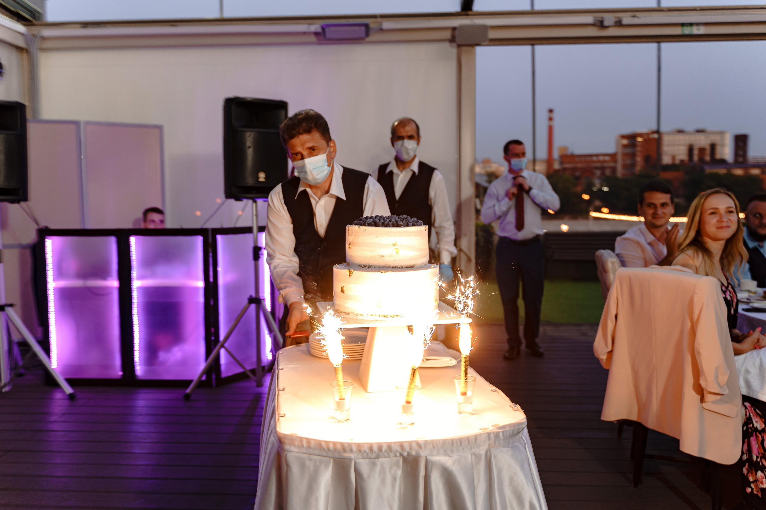 Свадебная фотосессия в отеле Crowne Plaza Moscow — World Trade Centre