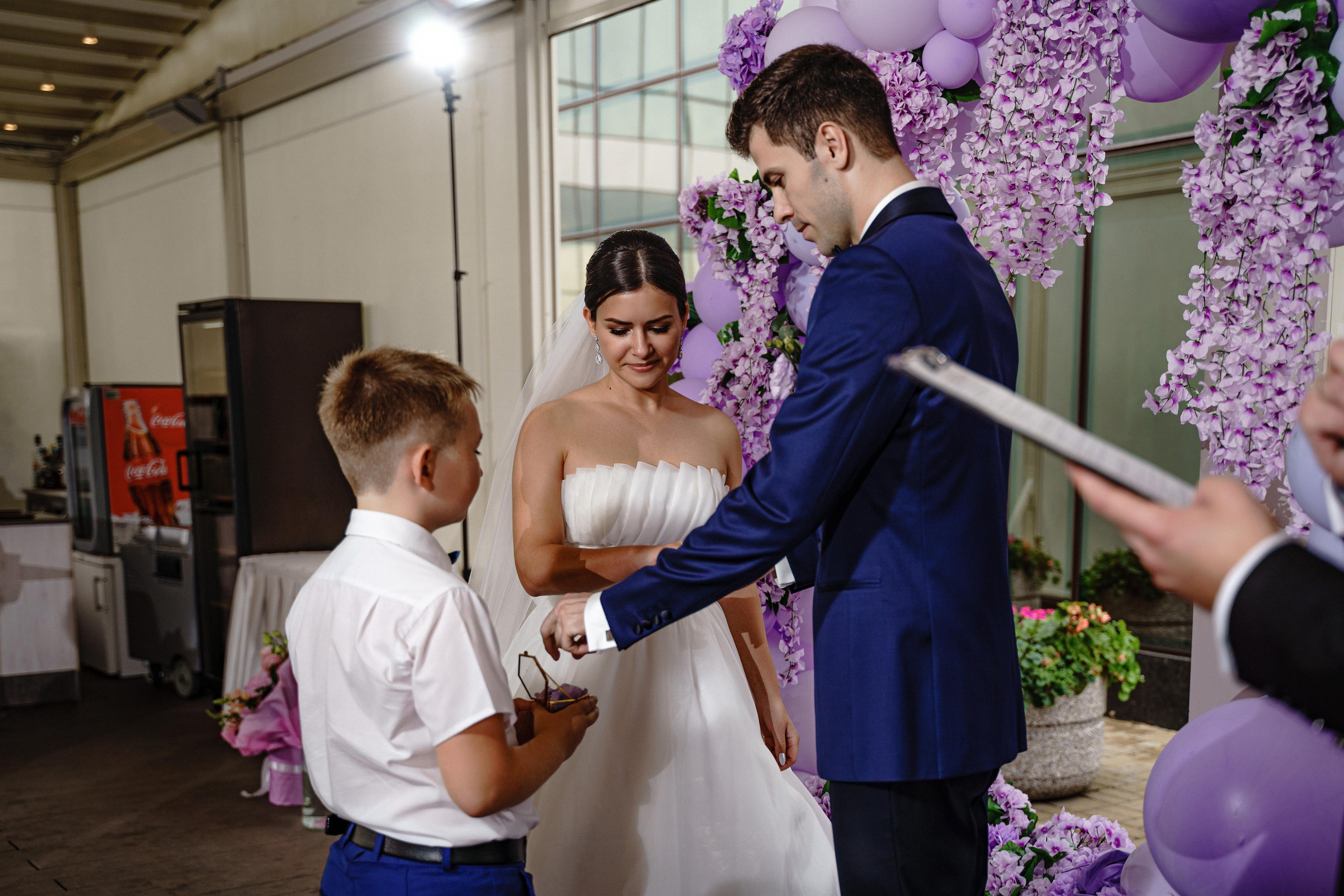 Свадебная фотосессия в отеле Crowne Plaza Moscow — World Trade Centre