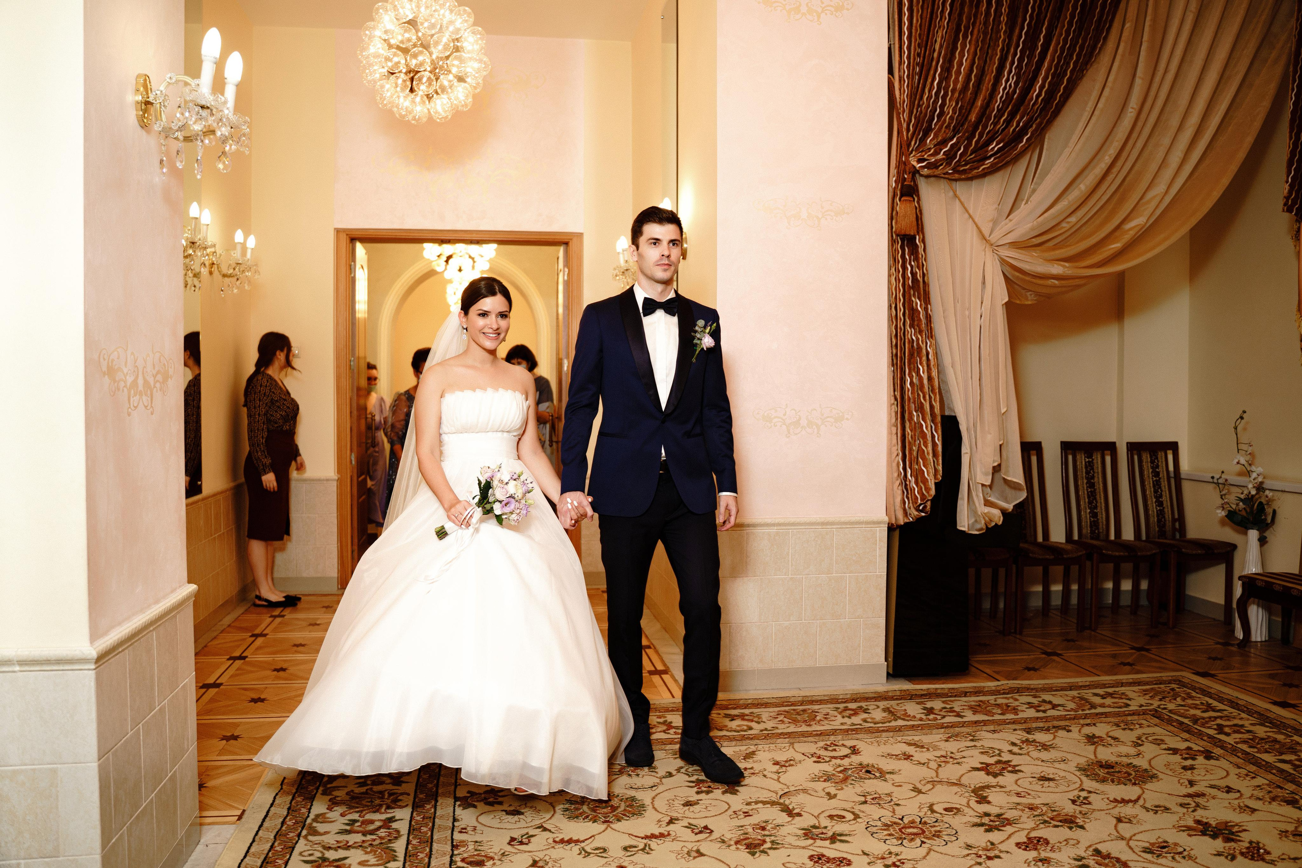 Свадебная фотосессия в отеле Crowne Plaza Moscow — World Trade Centre