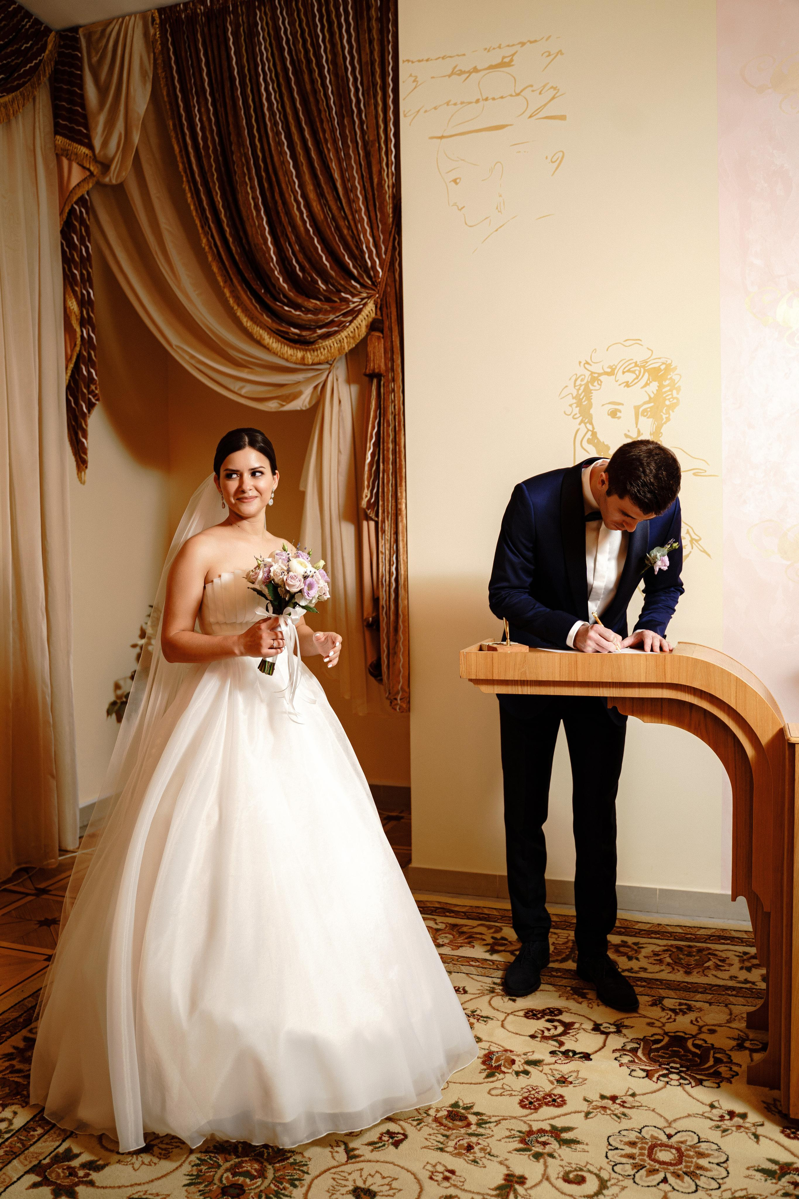 Свадебная фотосессия в отеле Crowne Plaza Moscow — World Trade Centre