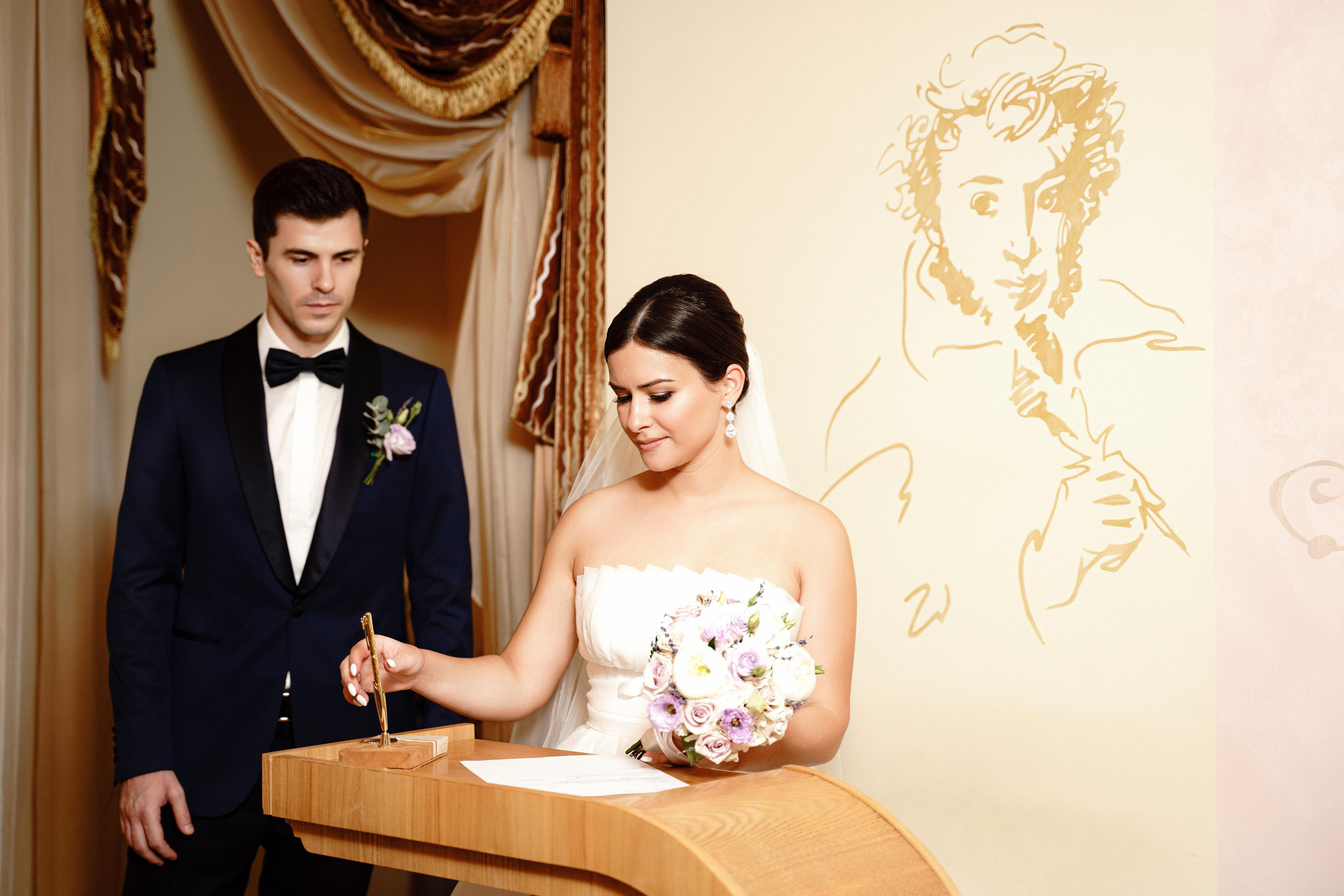 Свадебная фотосессия в отеле Crowne Plaza Moscow — World Trade Centre