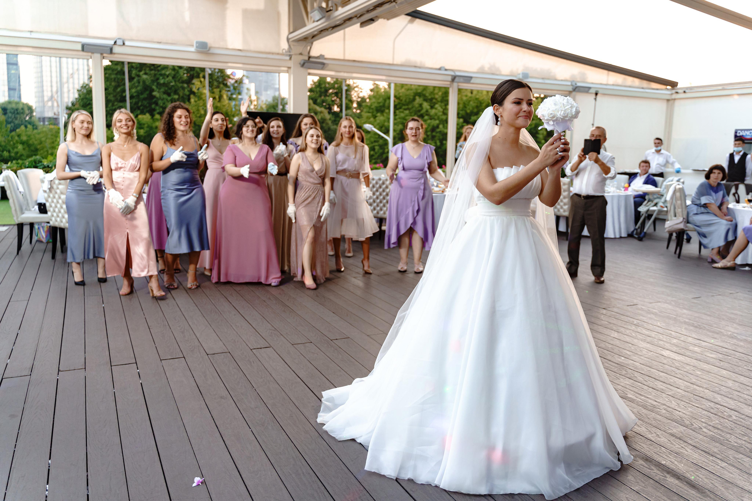 Свадебная фотосессия в отеле Crowne Plaza Moscow — World Trade Centre