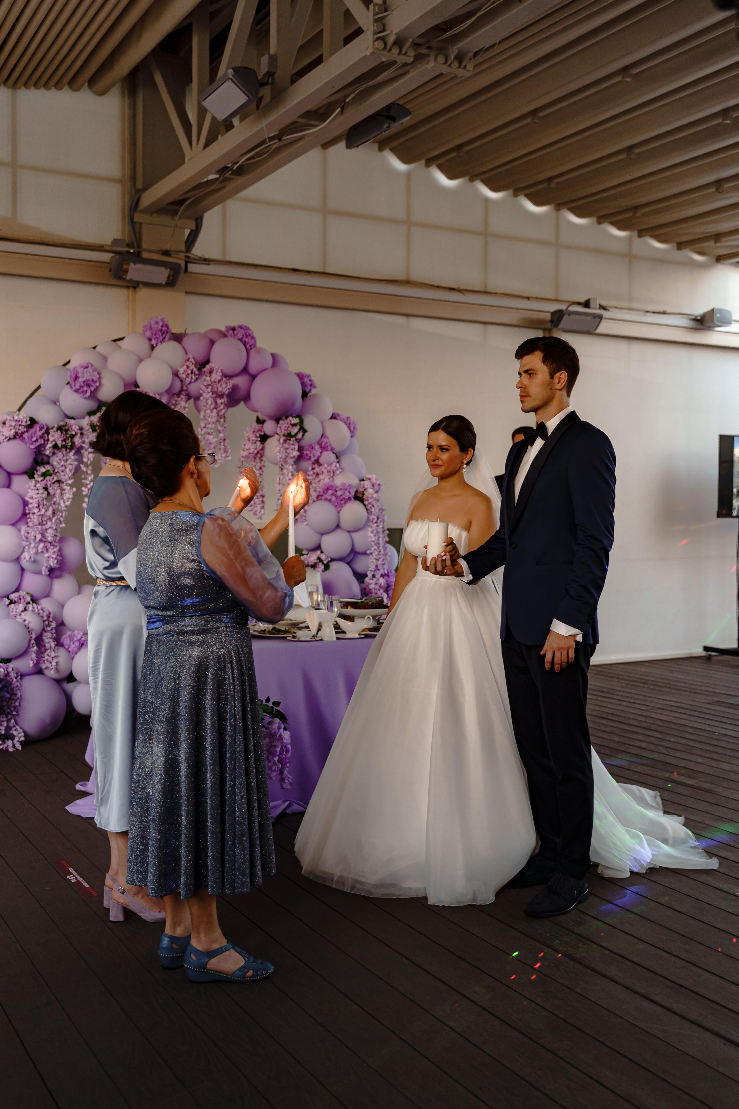 Свадебная фотосессия в отеле Crowne Plaza Moscow — World Trade Centre