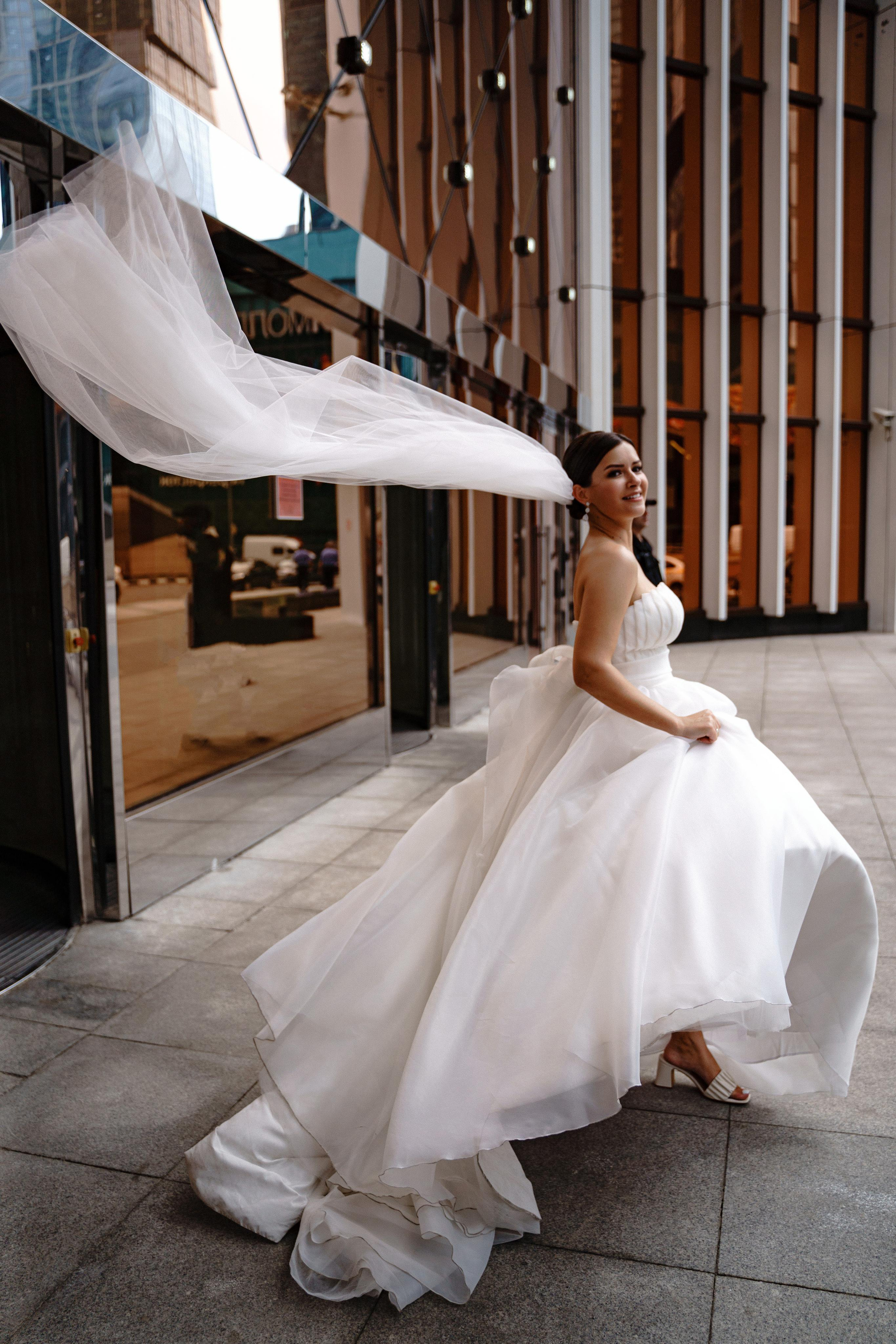 Свадебная фотосессия в отеле Crowne Plaza Moscow — World Trade Centre