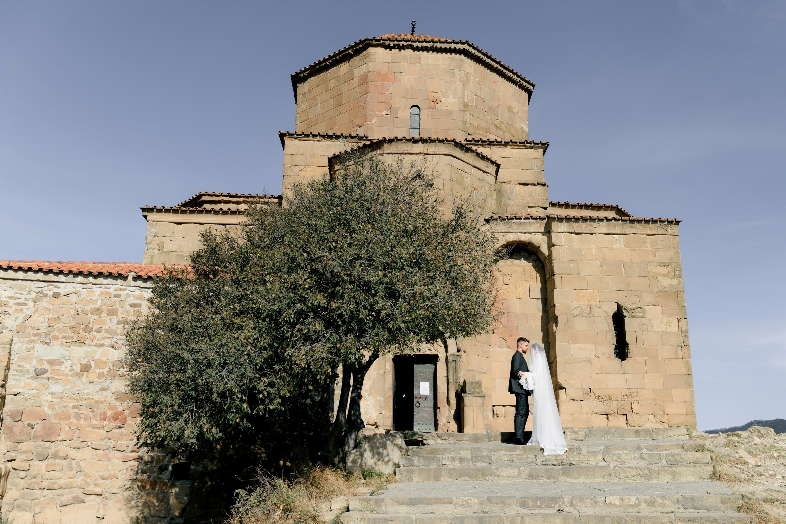 Wedding photo shoot in Mtskheta and Jvari. Fedor Lemeshko — Destination Wedding and Family Lifestyle photographer