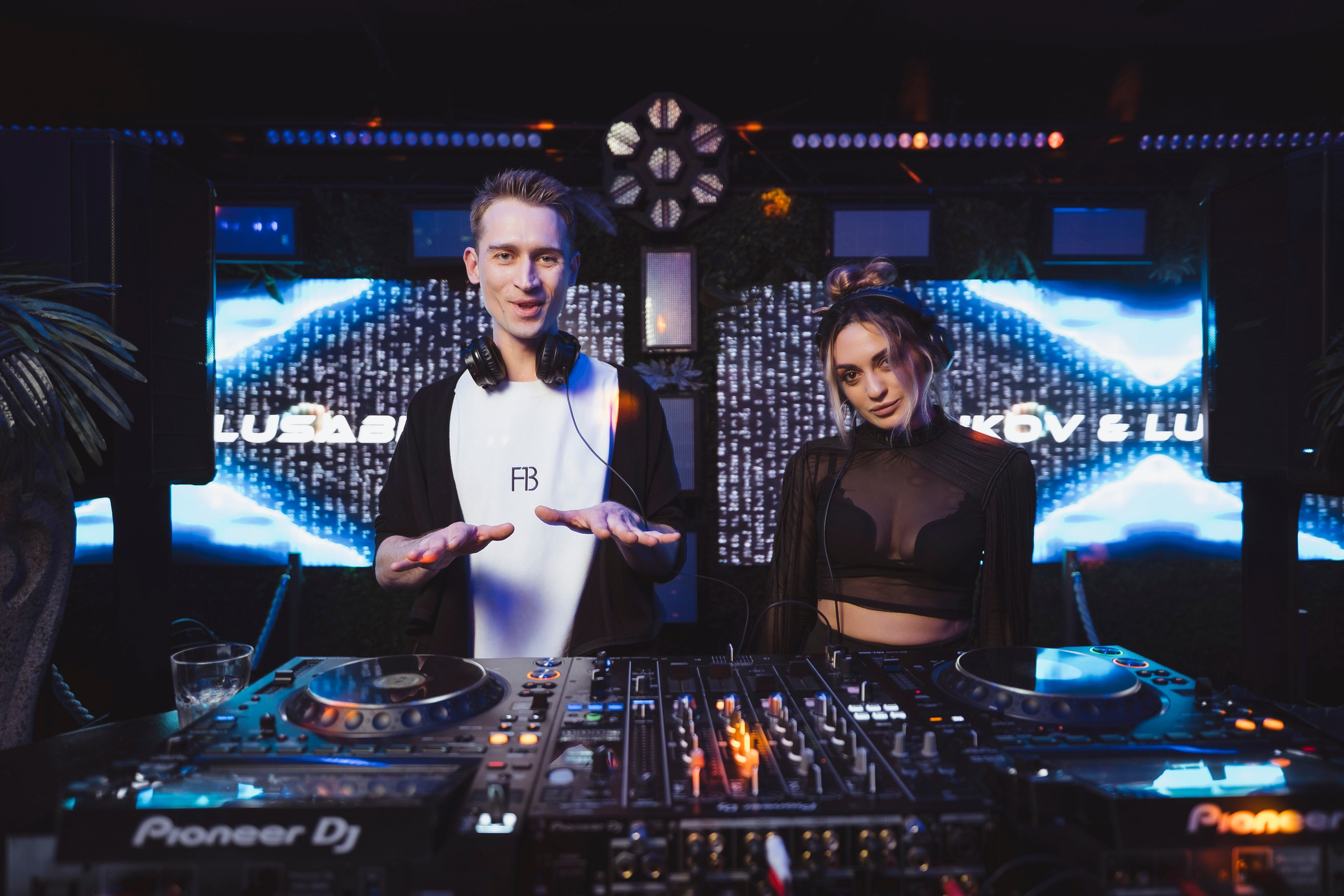 Embargo 30/03. Главная