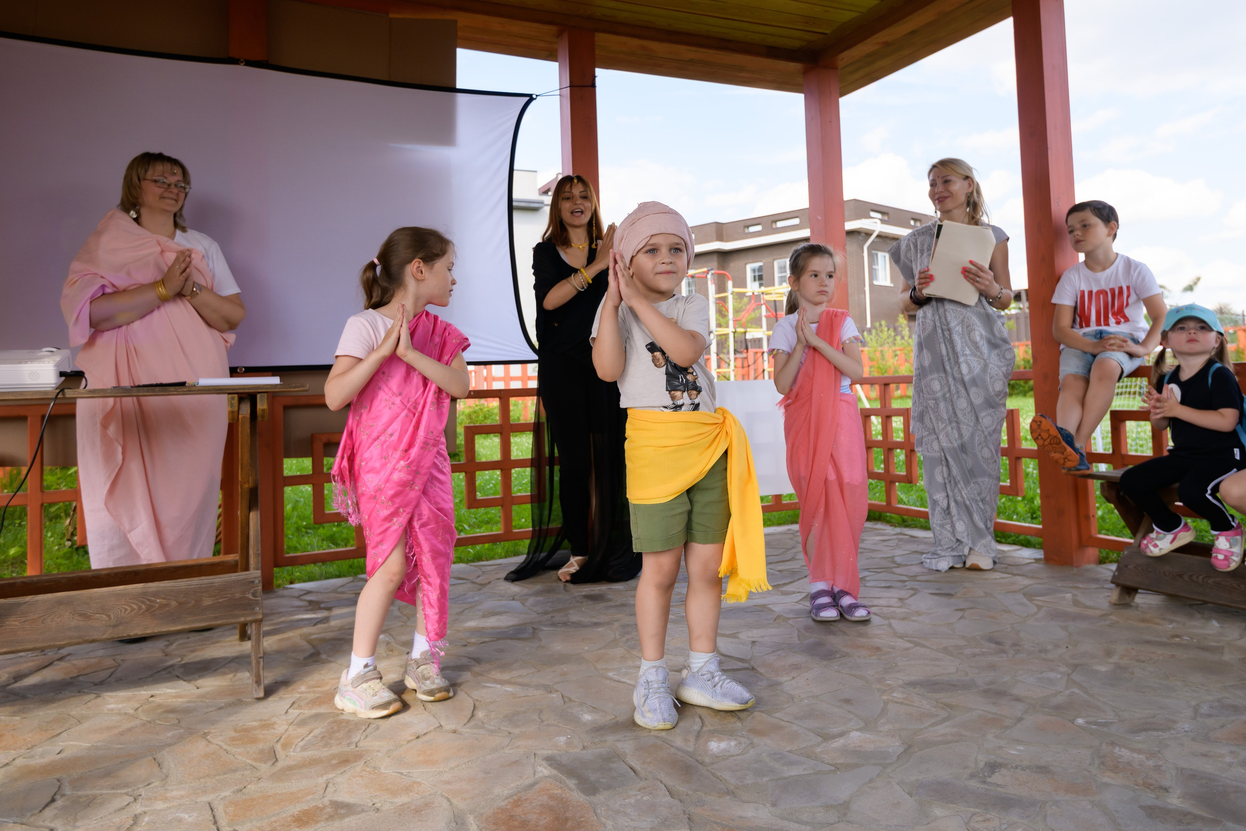 Вечеринка «Индия» в Детском садике Sunschool. Репортажный фотограф Сергей Дроздов