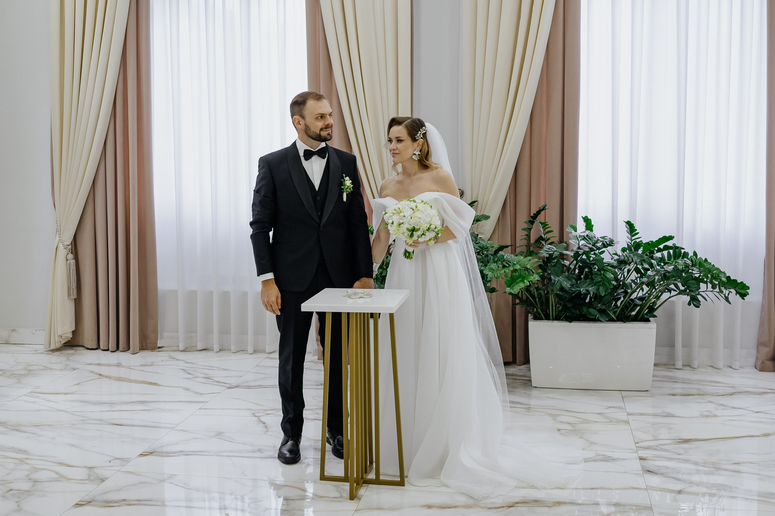 Свадебные сборы и фотосессия в отеле Милан. Свадебный фотограф Москва — Сергей и Татьяна