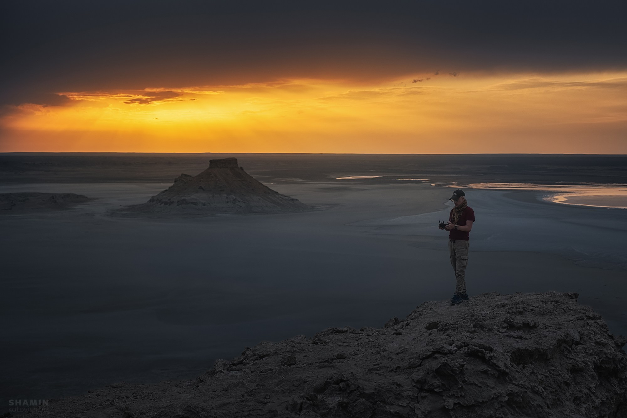Пейзажи Казахстана и Мангистау — плато Устюрт, урочище Бозжыра, степи и каньоны западного Казахстана. Свет, тишина и контрасты пустынных ландшафтов. Фотограф Константин Шамин