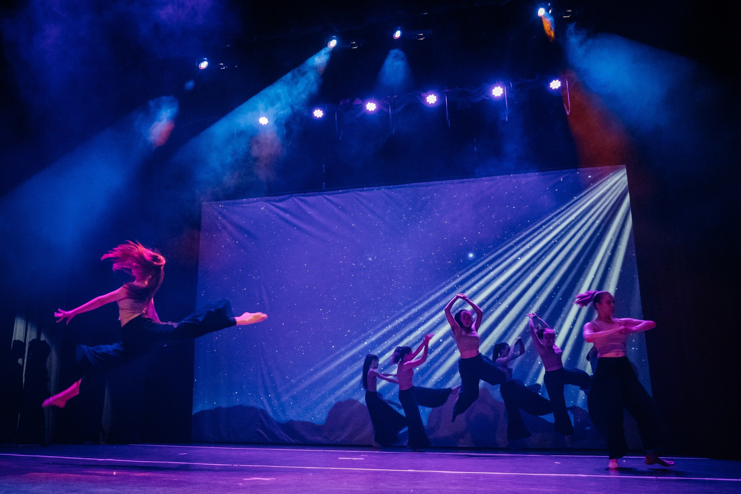 Танцы. Фотограф Елена Рогашкова