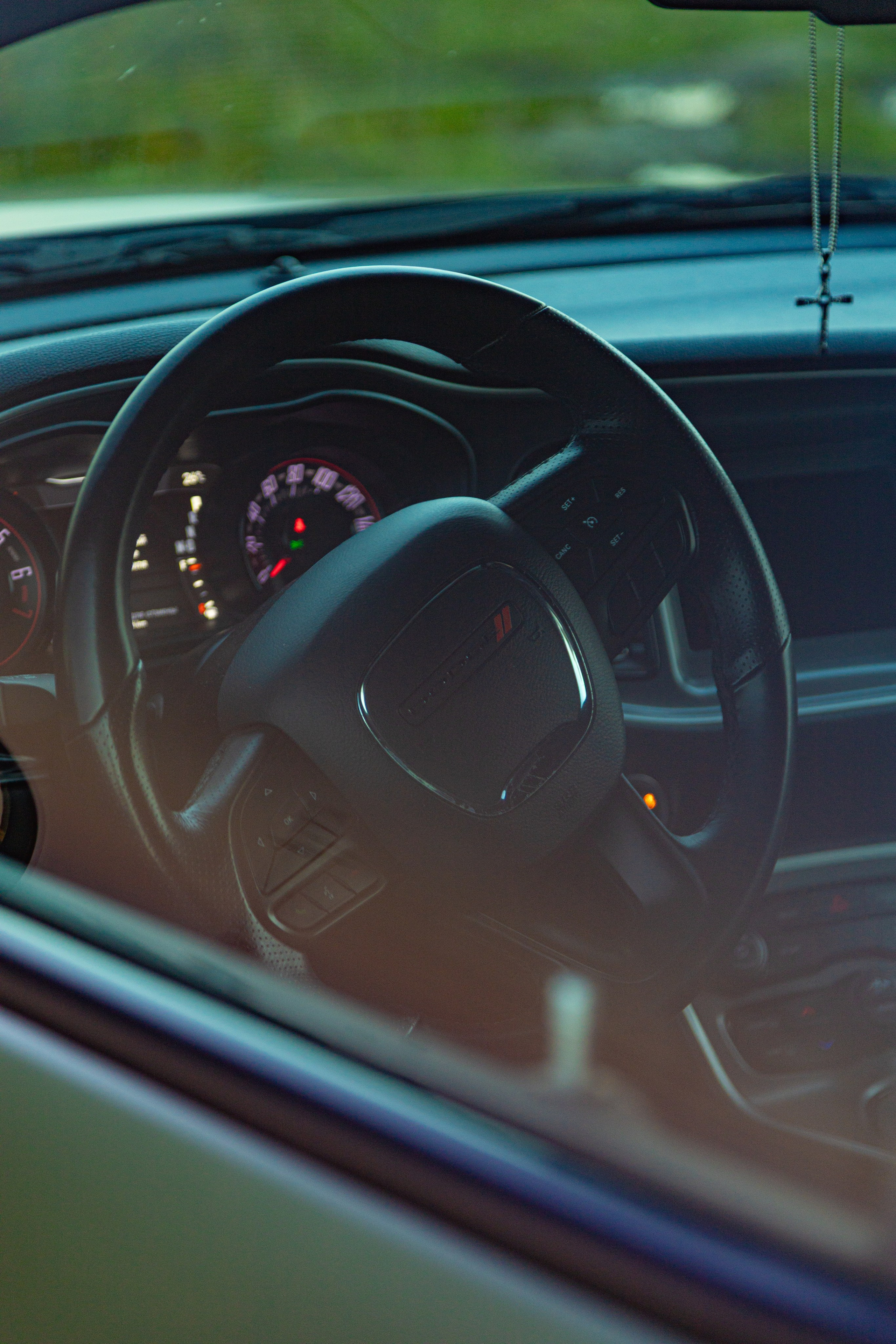 Partner Rent — Dodge Challenger. — Digital Noise —