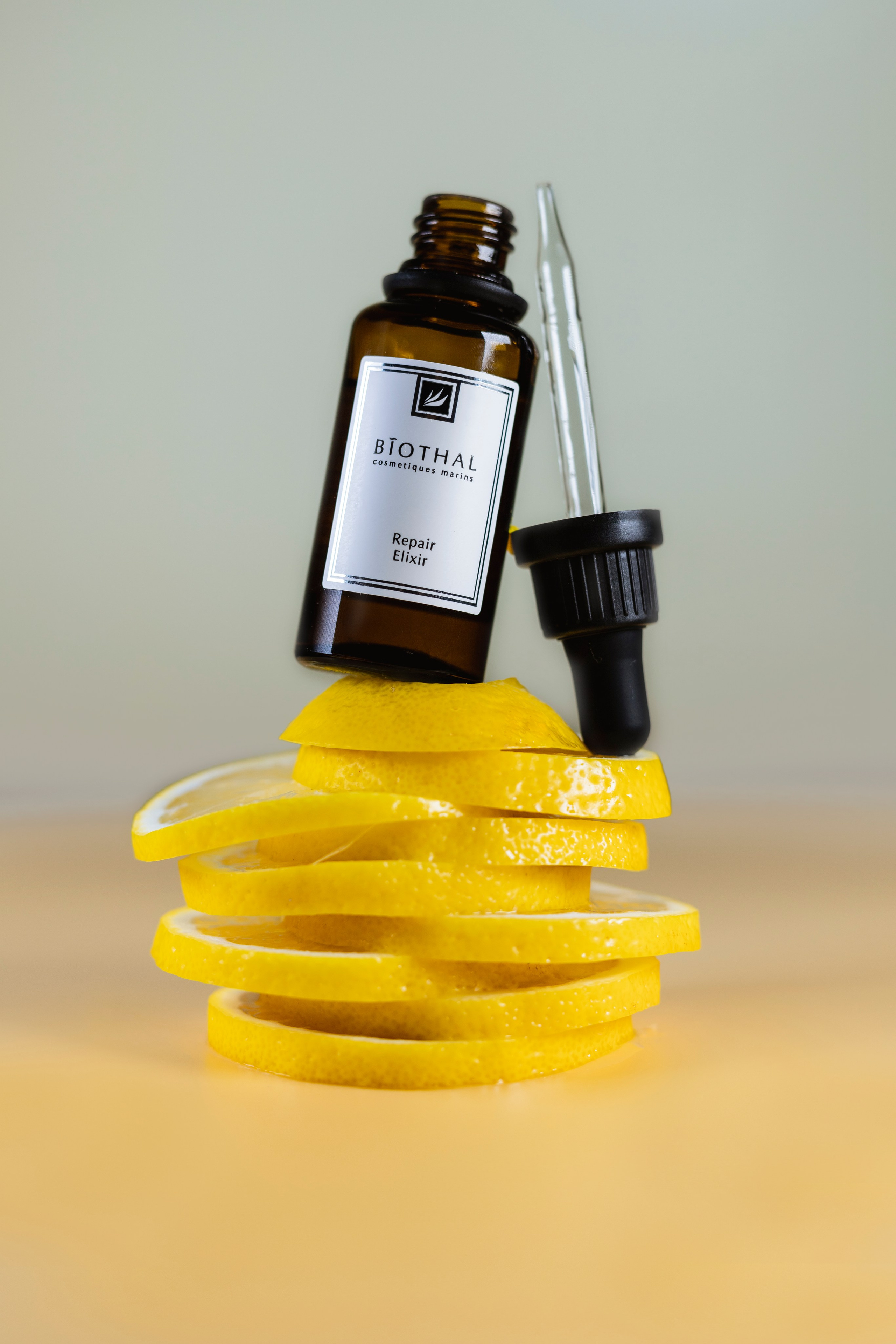 Oil. Женский и предметный фотограф