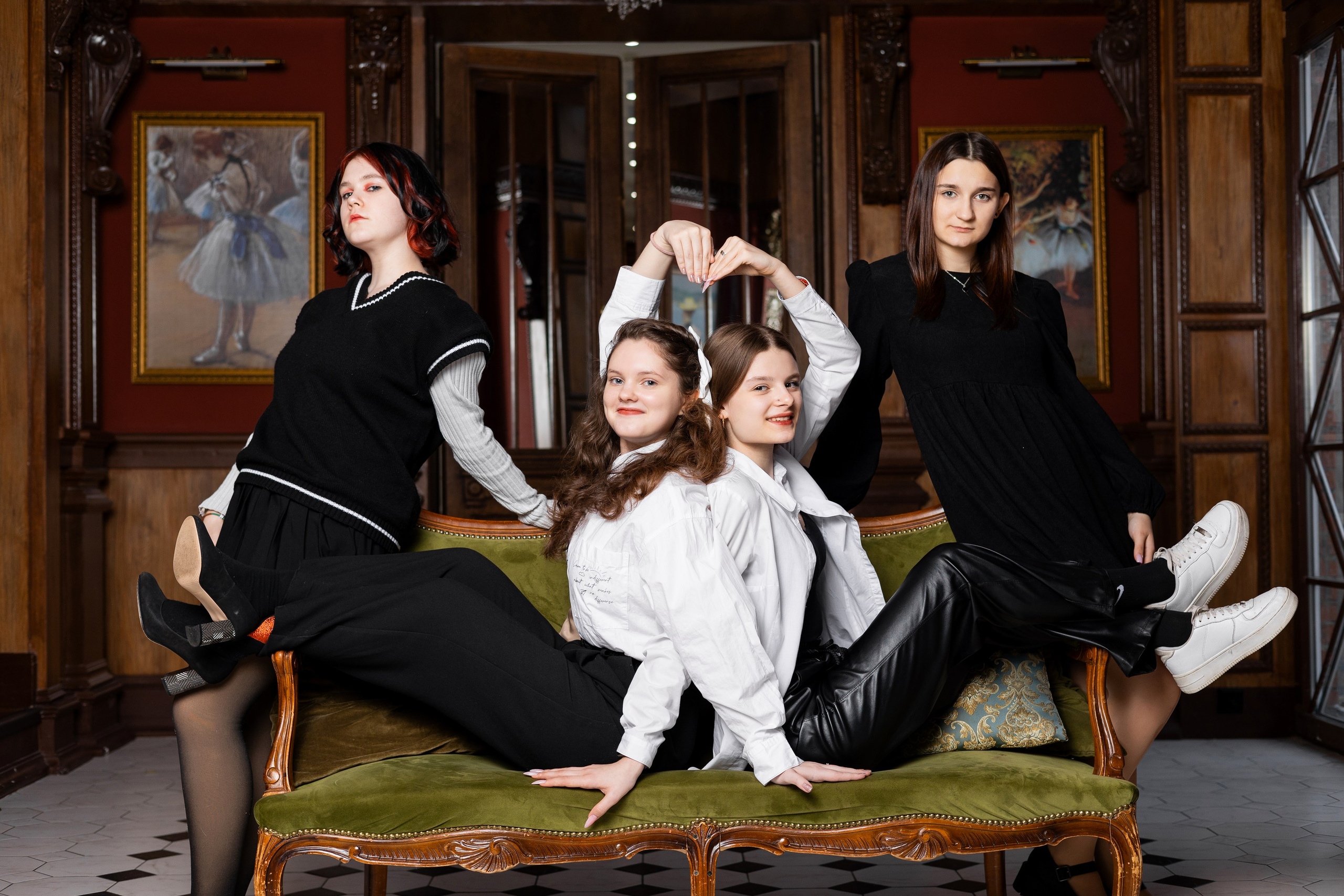 Зал Галерея. Выпускные альбомы. Школьный и семейный фотограф Виктория Игнатьева