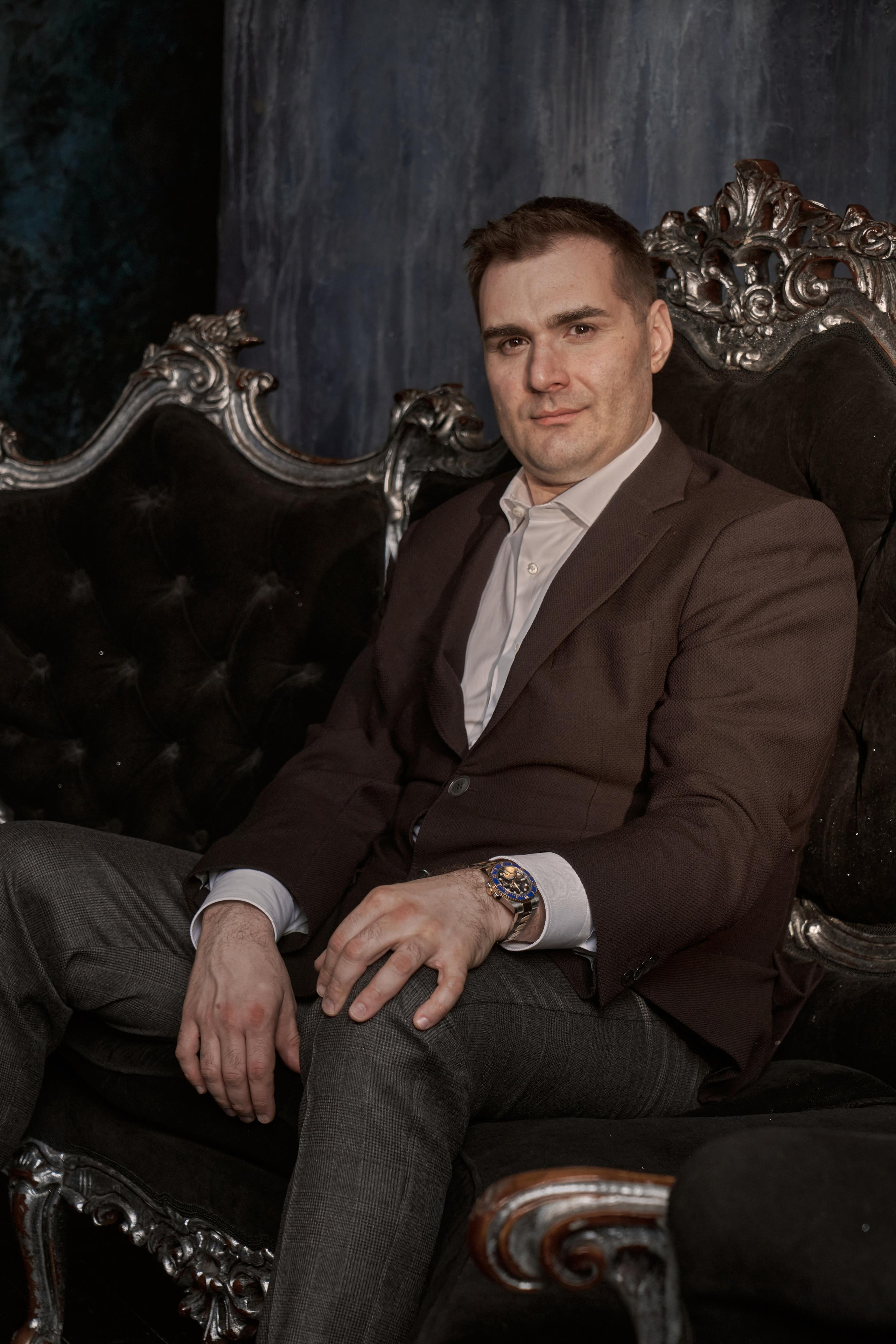 Деловой портрет в студии. Свадебный, семейный и контент фотограф в Санкт- Петербурге Елена Грие