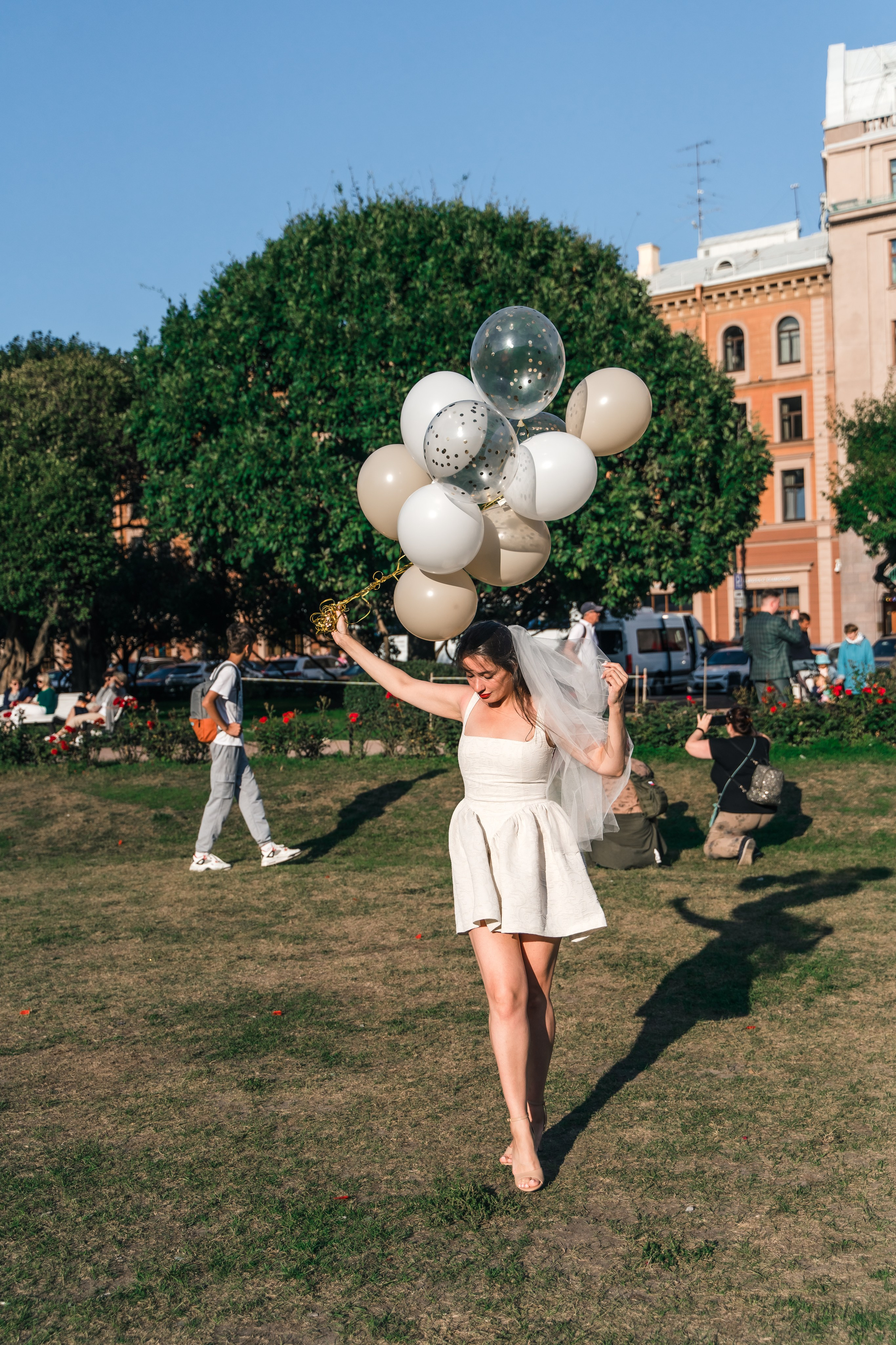 Фотосъемка девичника, встреча девушек, веселые женские портреты