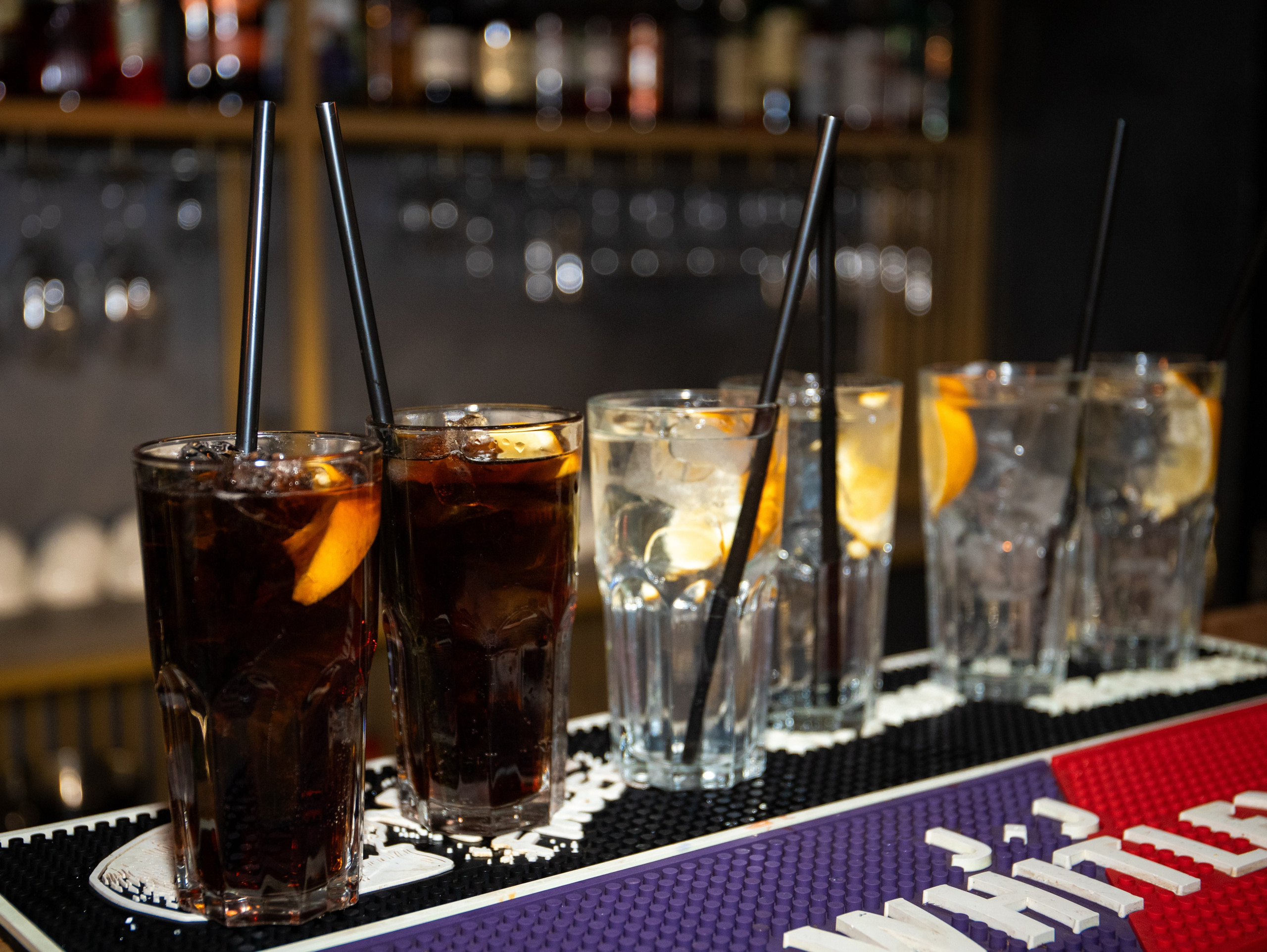 Репортажка из кальян-бара. Свадебный и семейный фотограф в Москве Мила Широких