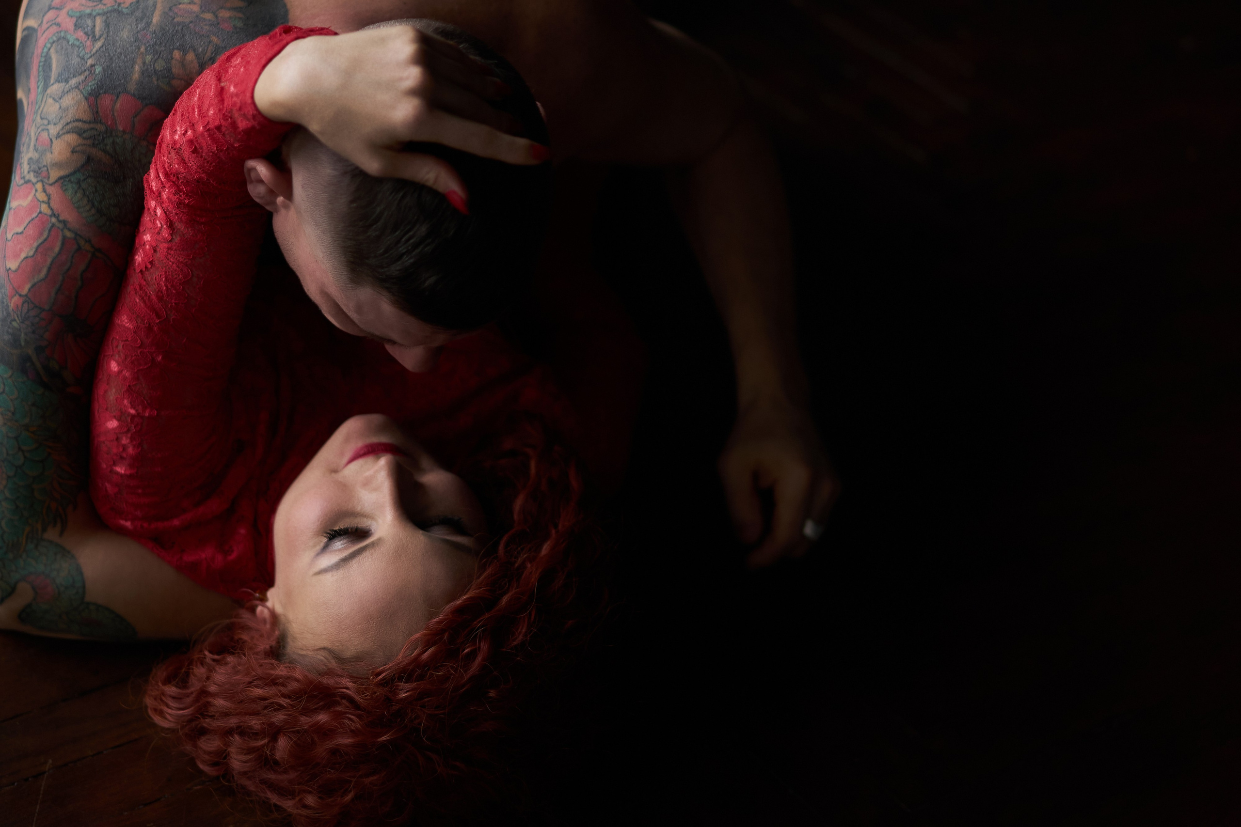 Фотосессия влюбленных в студии. Фотограф Екатеринбург Кокшарова Александра