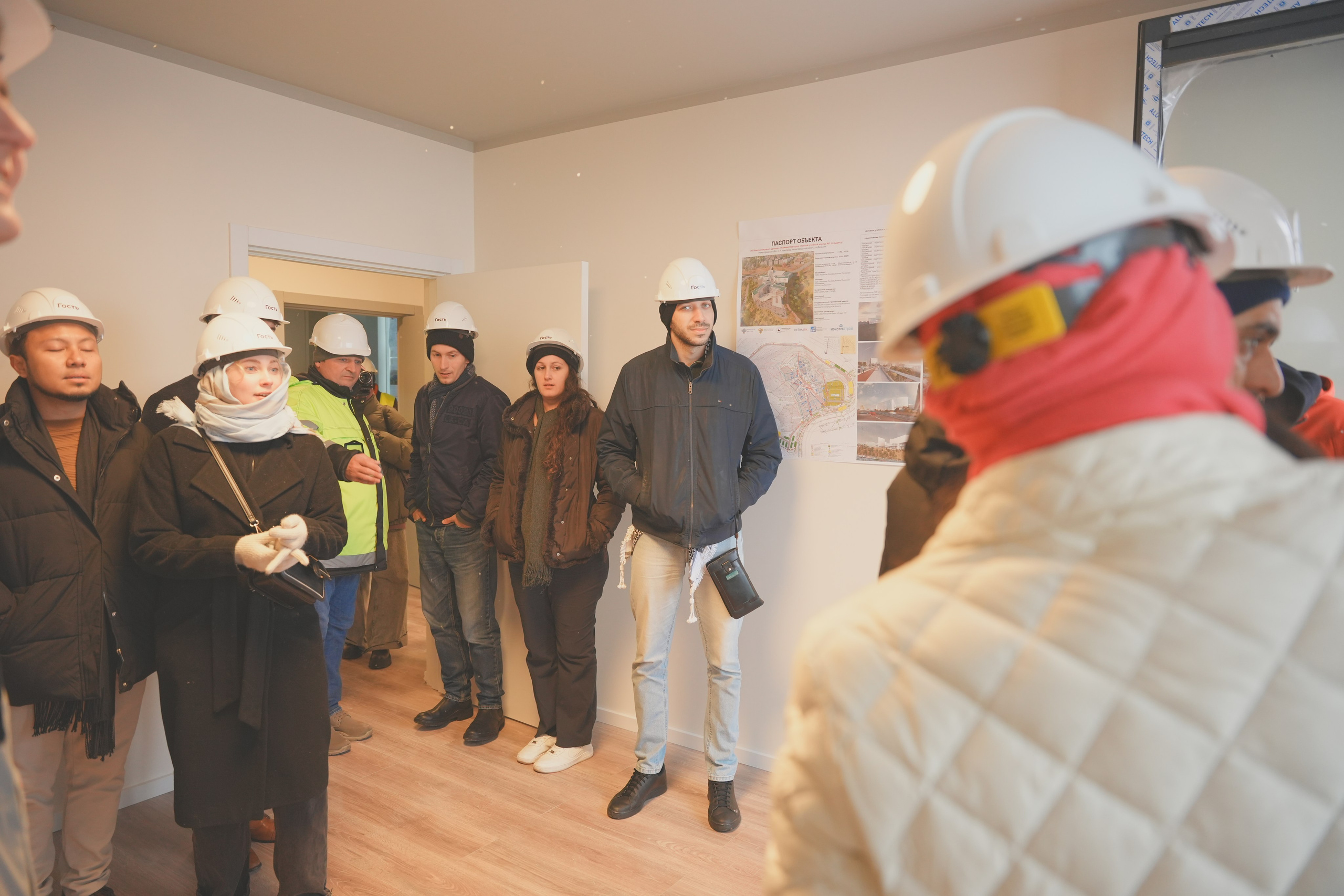 Экскурсия для туристов. Уголок фототворчества Никиты Усачева