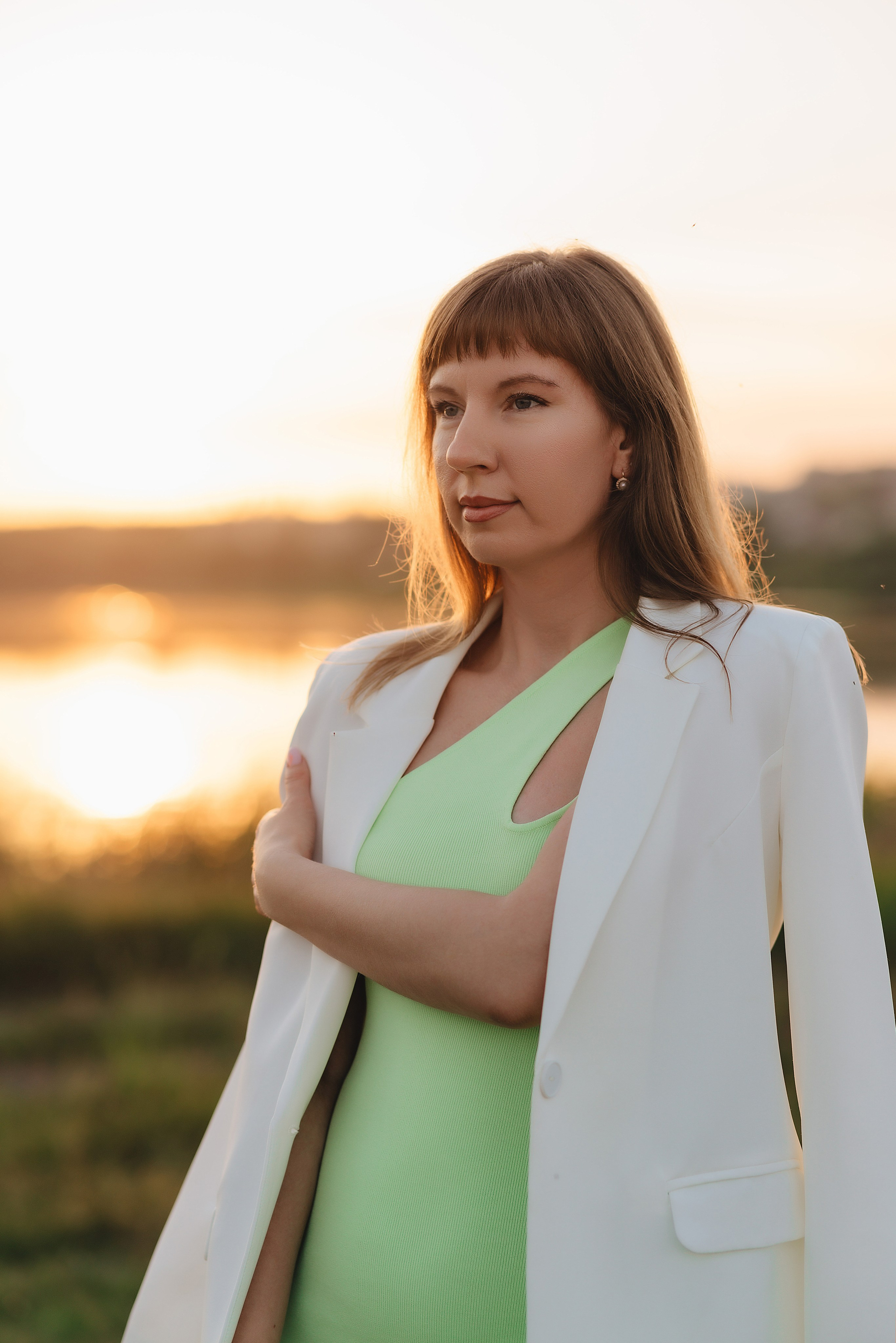 Анастасия | Съемка на закате с букетом пионов. Фотограф Карина Шмулёва. Воронеж и область