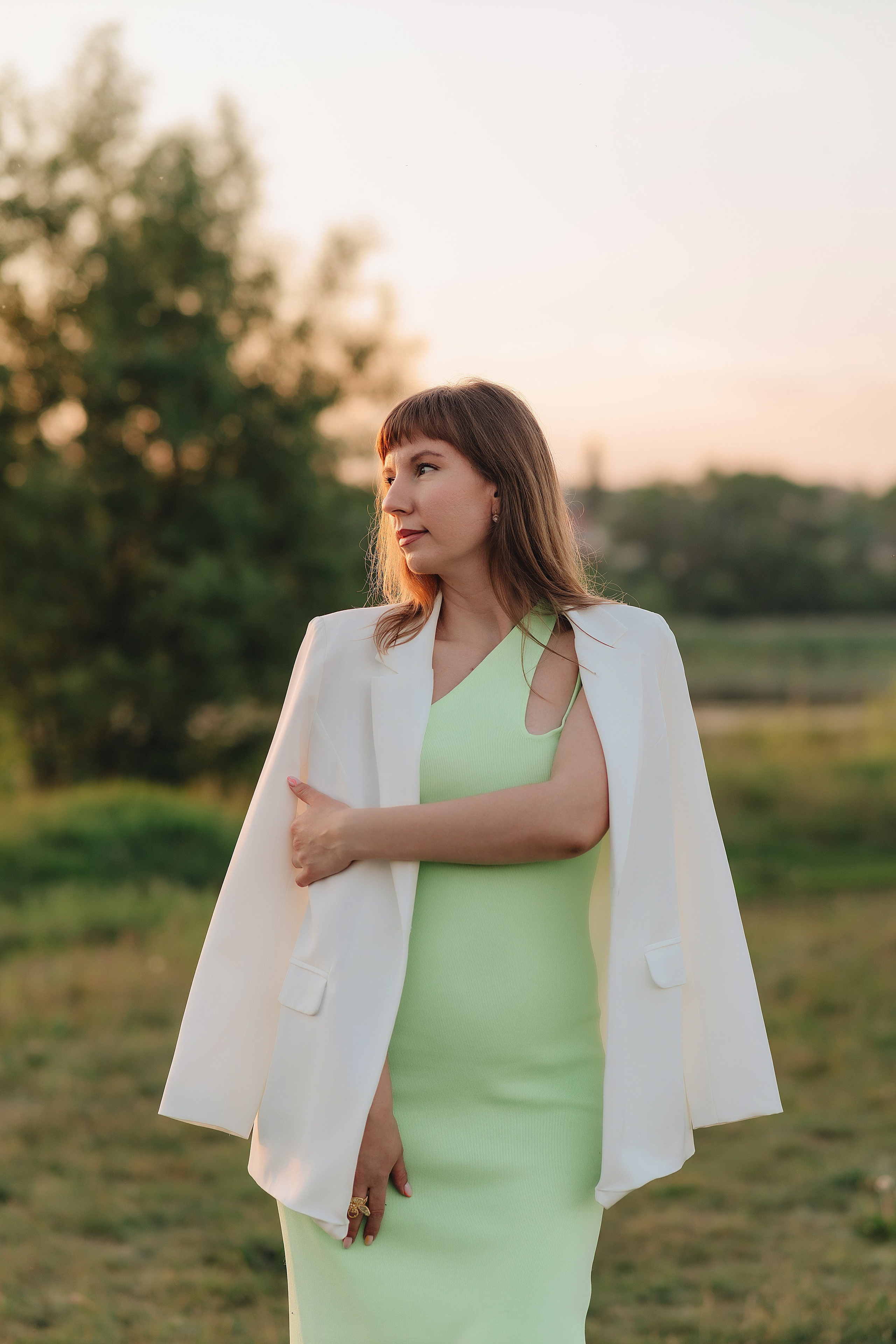 Анастасия | Съемка на закате с букетом пионов. Фотограф Карина Шмулёва. Воронеж и область