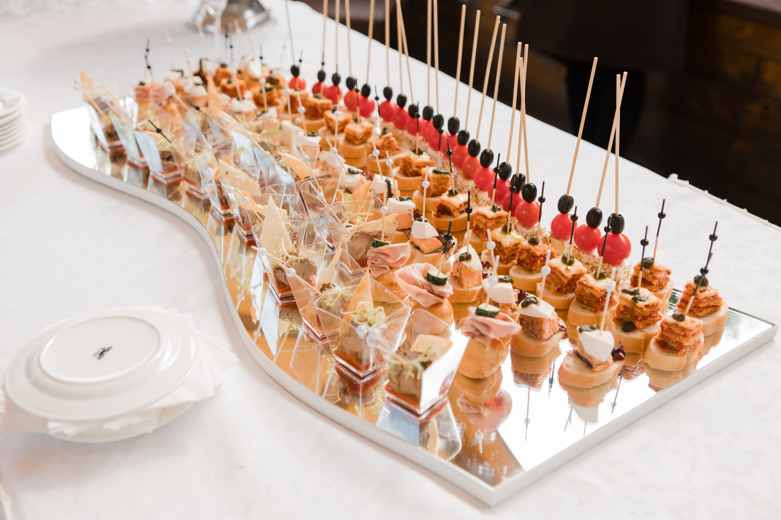 Юрий и Кристина. Видеосъемка и фотосъемка свадеб. Фотограф и оператор на свадьбу. Видеосъемка подкастов, собственная видео-фотостудии. Предметная фотосъемка