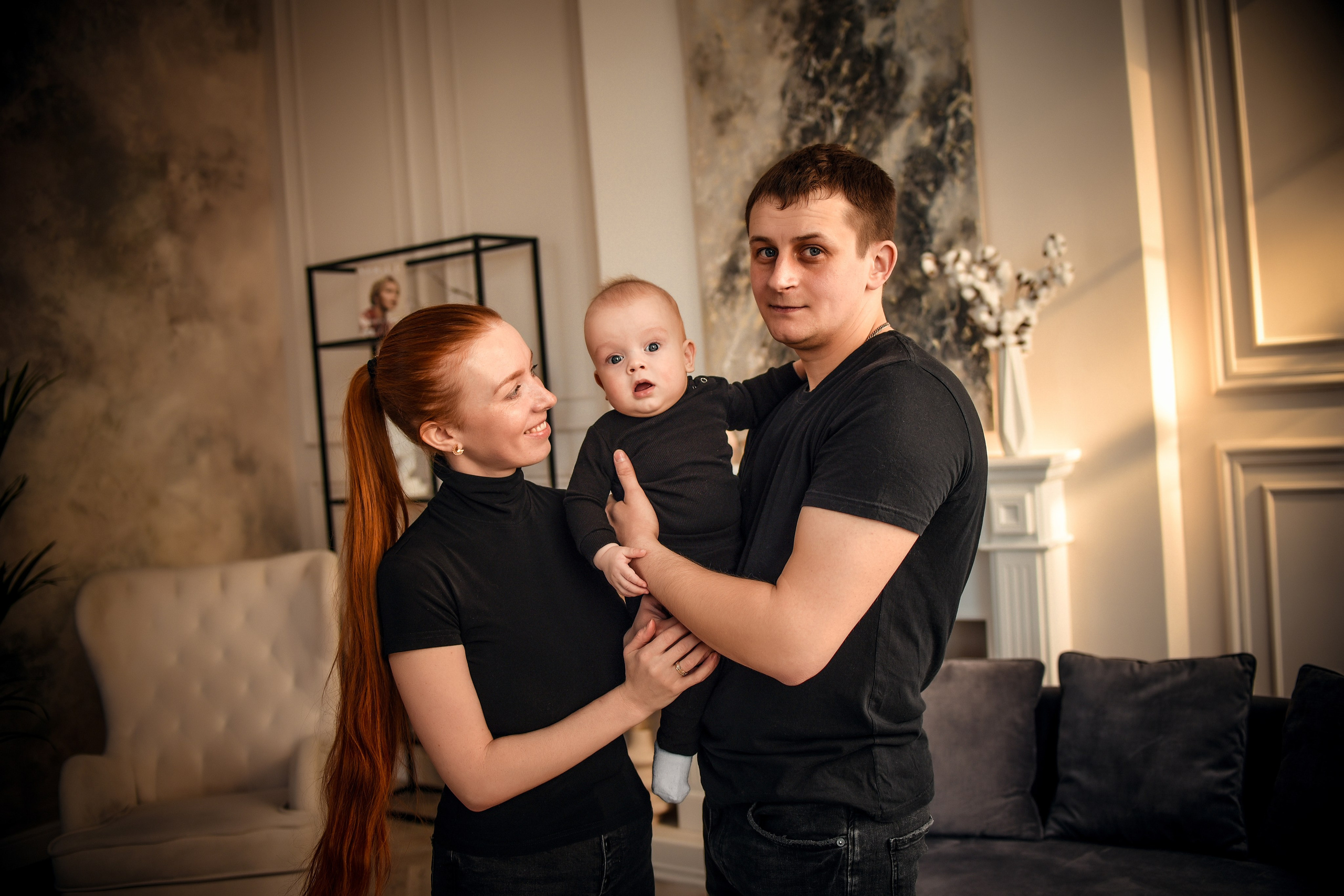 Семейная студийная фотосессия 3. Свадебный, семейный, детский, контент фотограф в Омске Максим Ильин