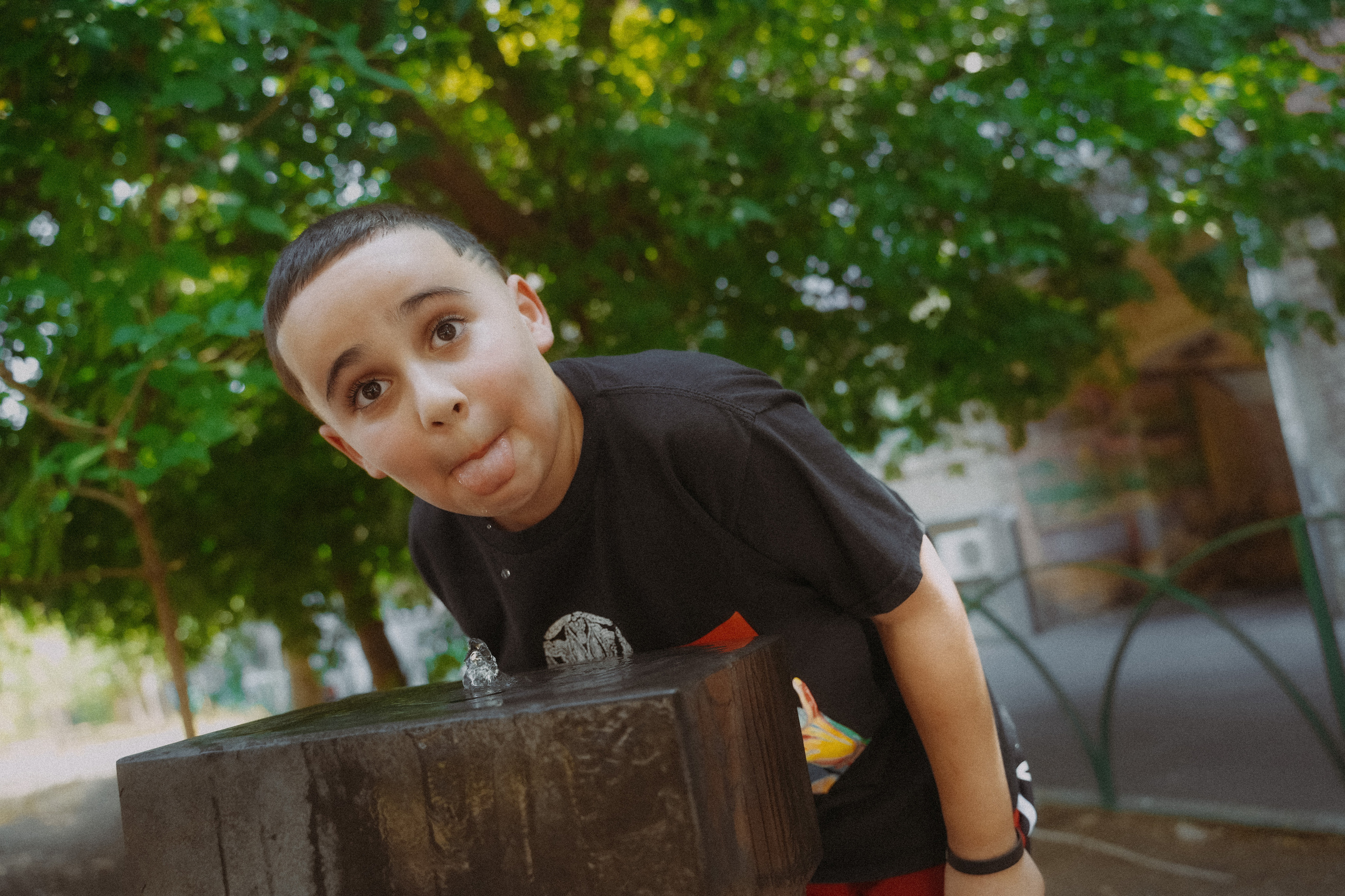 ЕРЕВАН. Стрит-фотография, полная абсурда, идиотизма и красоты