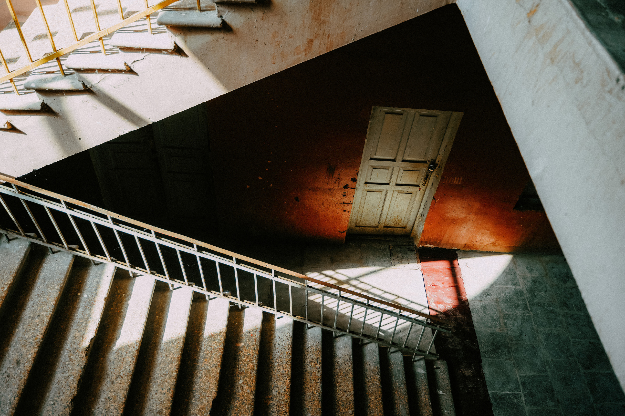 ЕРЕВАН. Стрит-фотография, полная абсурда, идиотизма и красоты