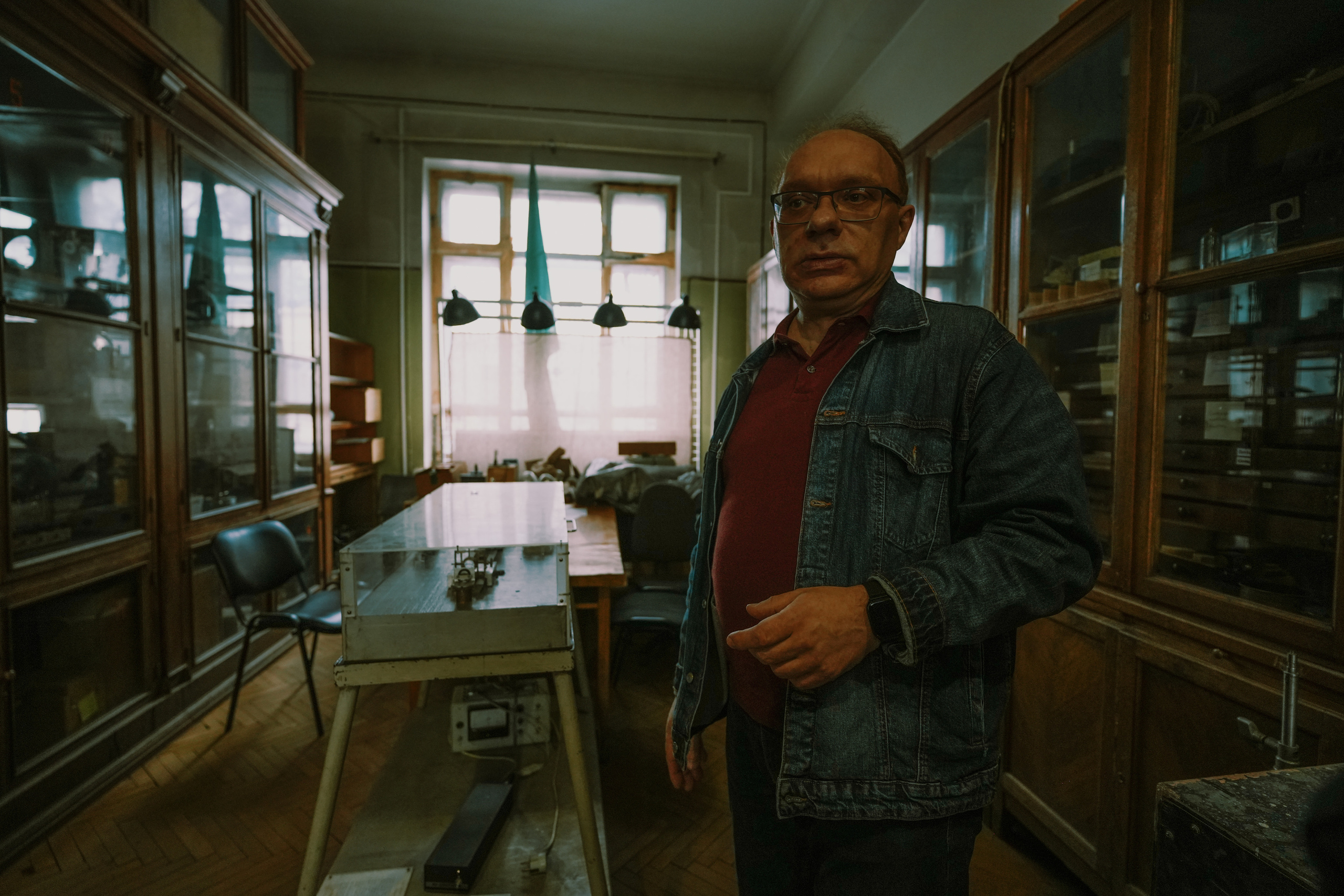 ЛИКИ НАУКИ. Стрит-фотография, полная абсурда, идиотизма и красоты