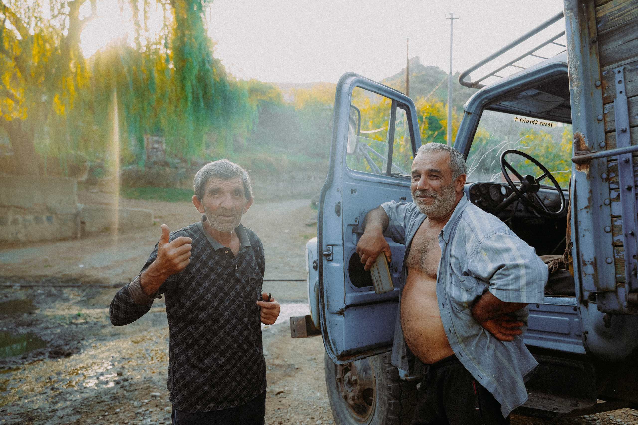 ЕРЕВАН. Стрит-фотография, полная абсурда, идиотизма и красоты