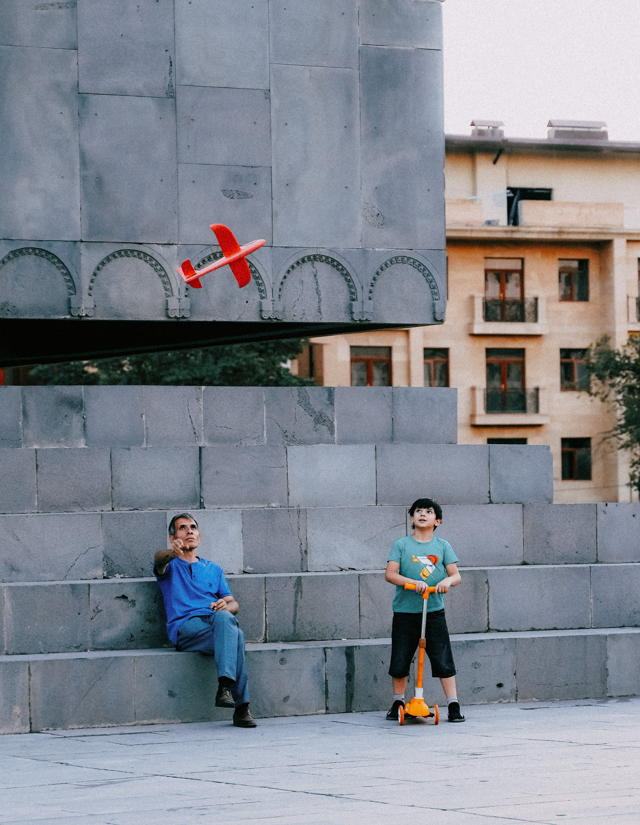 ЕРЕВАН. Стрит-фотография, полная абсурда, идиотизма и красоты