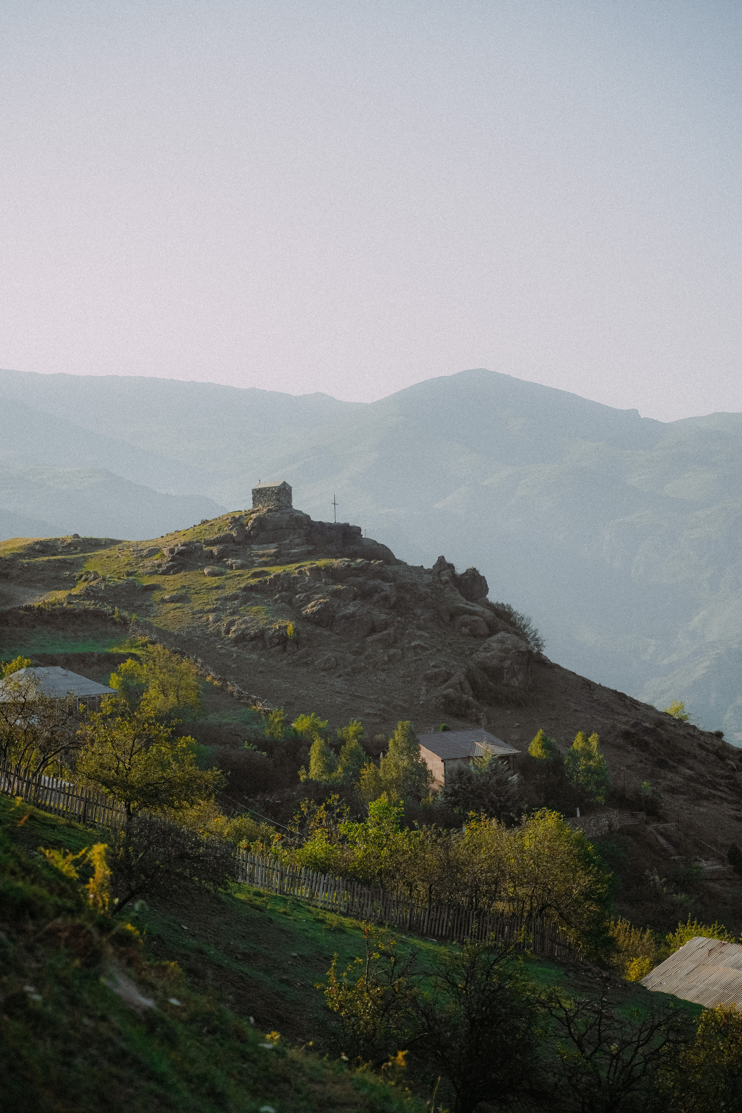 ЕРЕВАН. Стрит-фотография, полная абсурда, идиотизма и красоты