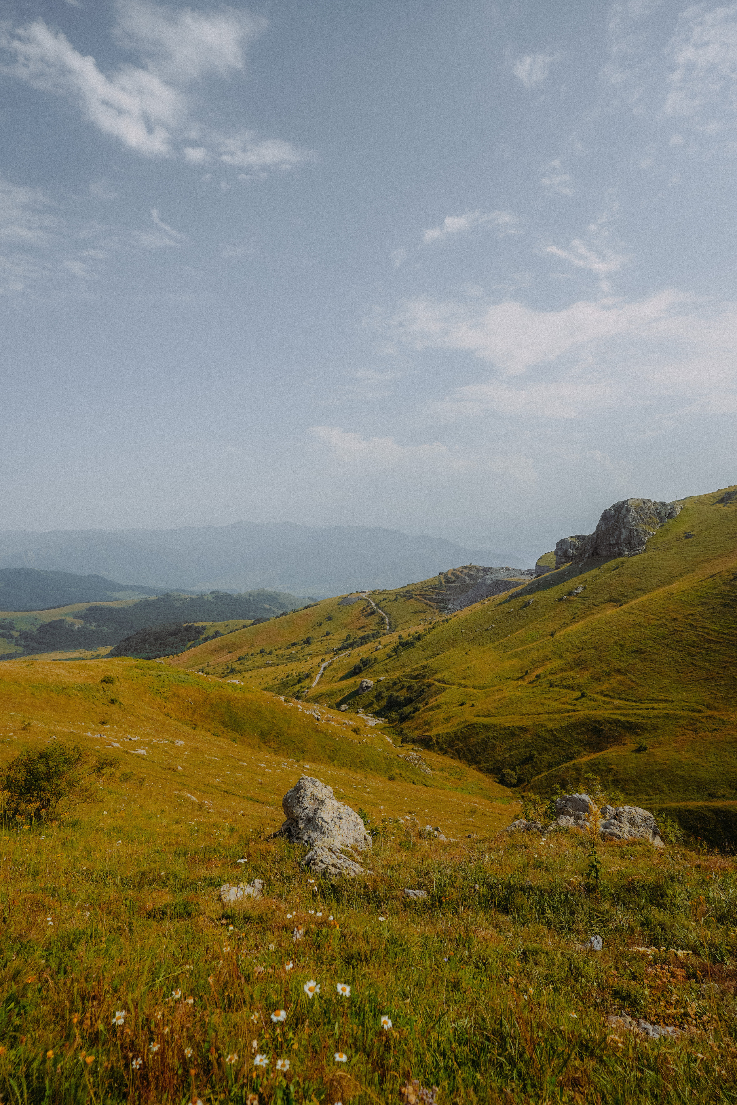 ЕРЕВАН. Стрит-фотография, полная абсурда, идиотизма и красоты