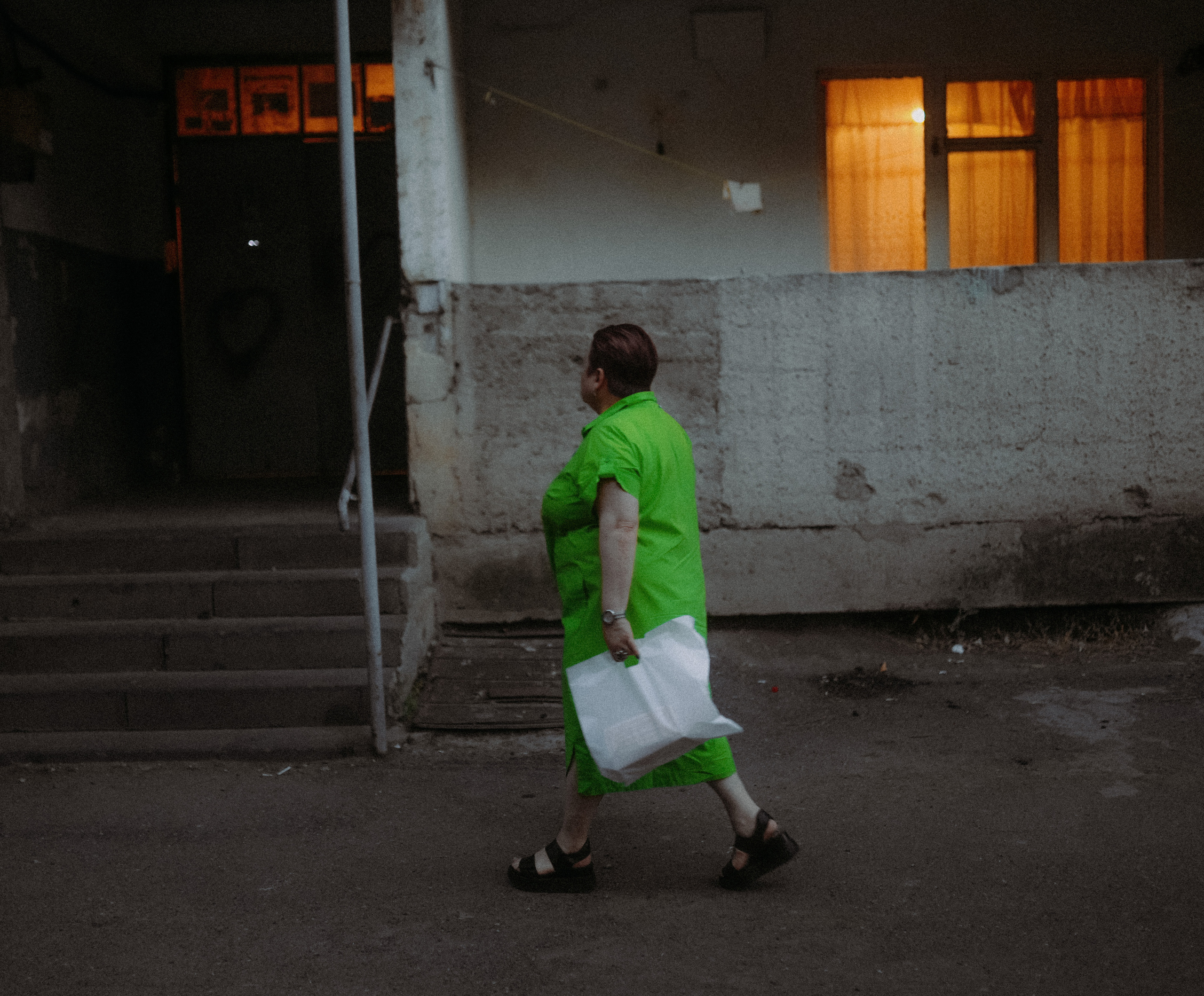 ЕРЕВАН. Стрит-фотография, полная абсурда, идиотизма и красоты