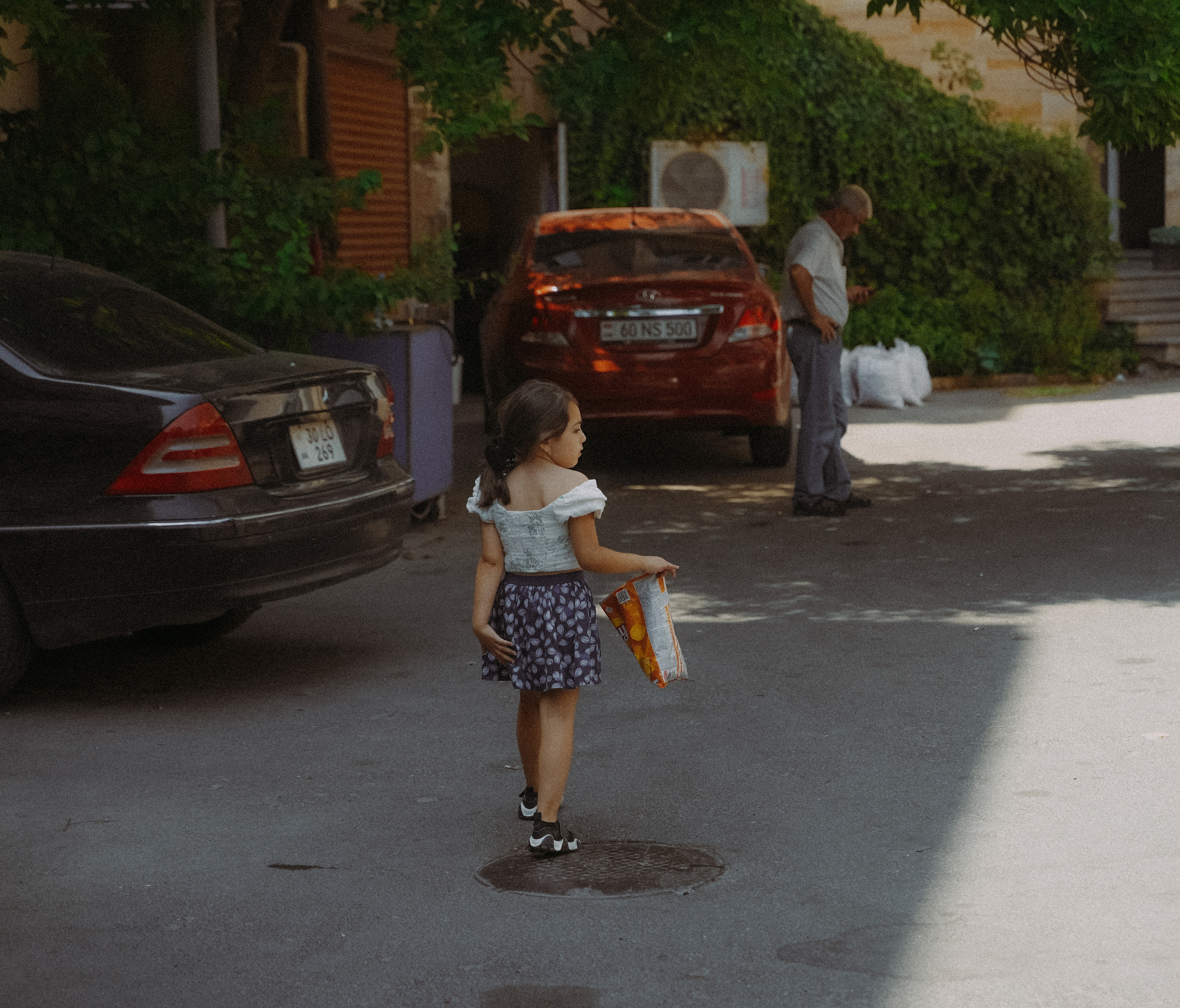 ЕРЕВАН. Стрит-фотография, полная абсурда, идиотизма и красоты