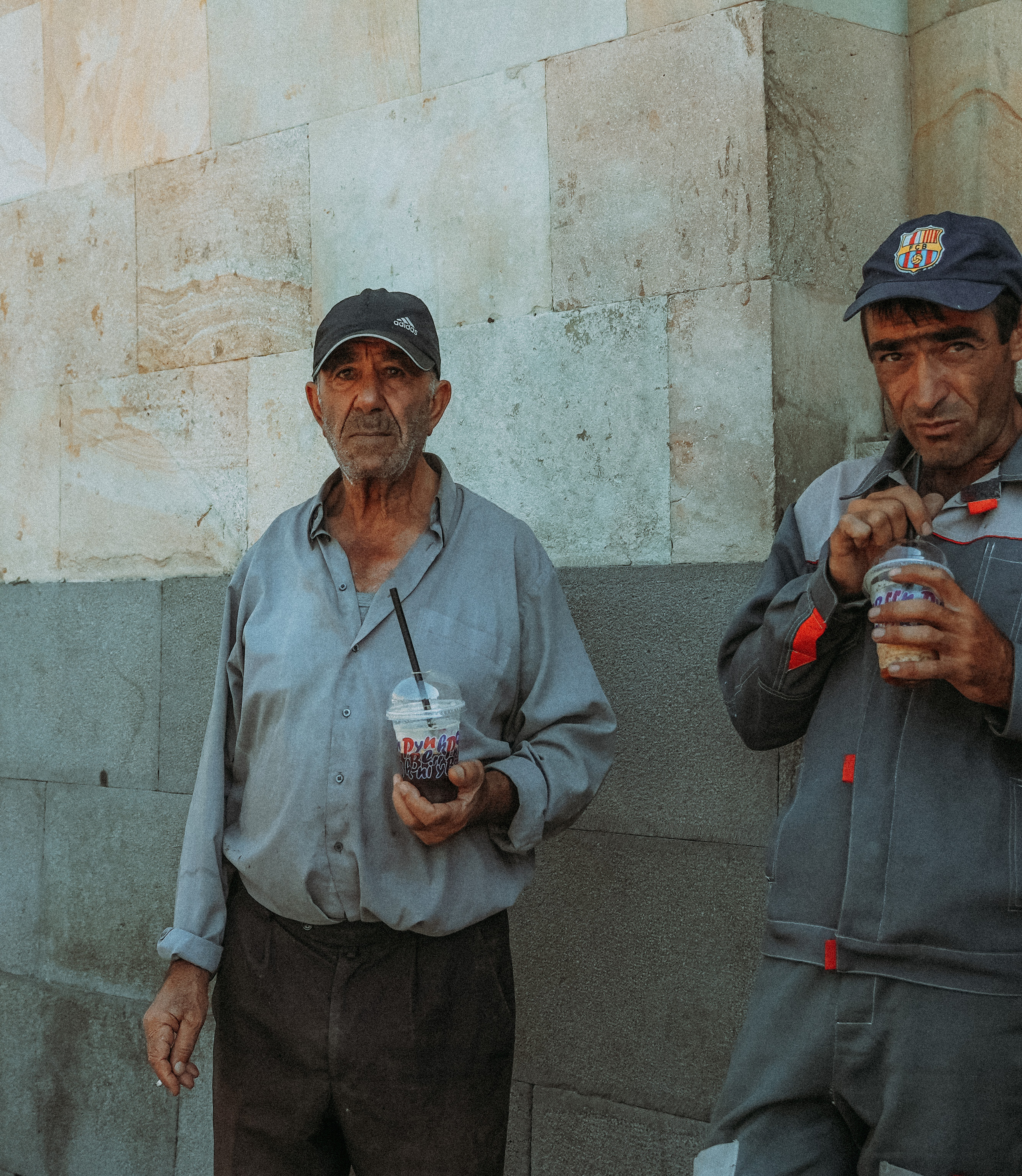 ЕРЕВАН. Стрит-фотография, полная абсурда, идиотизма и красоты