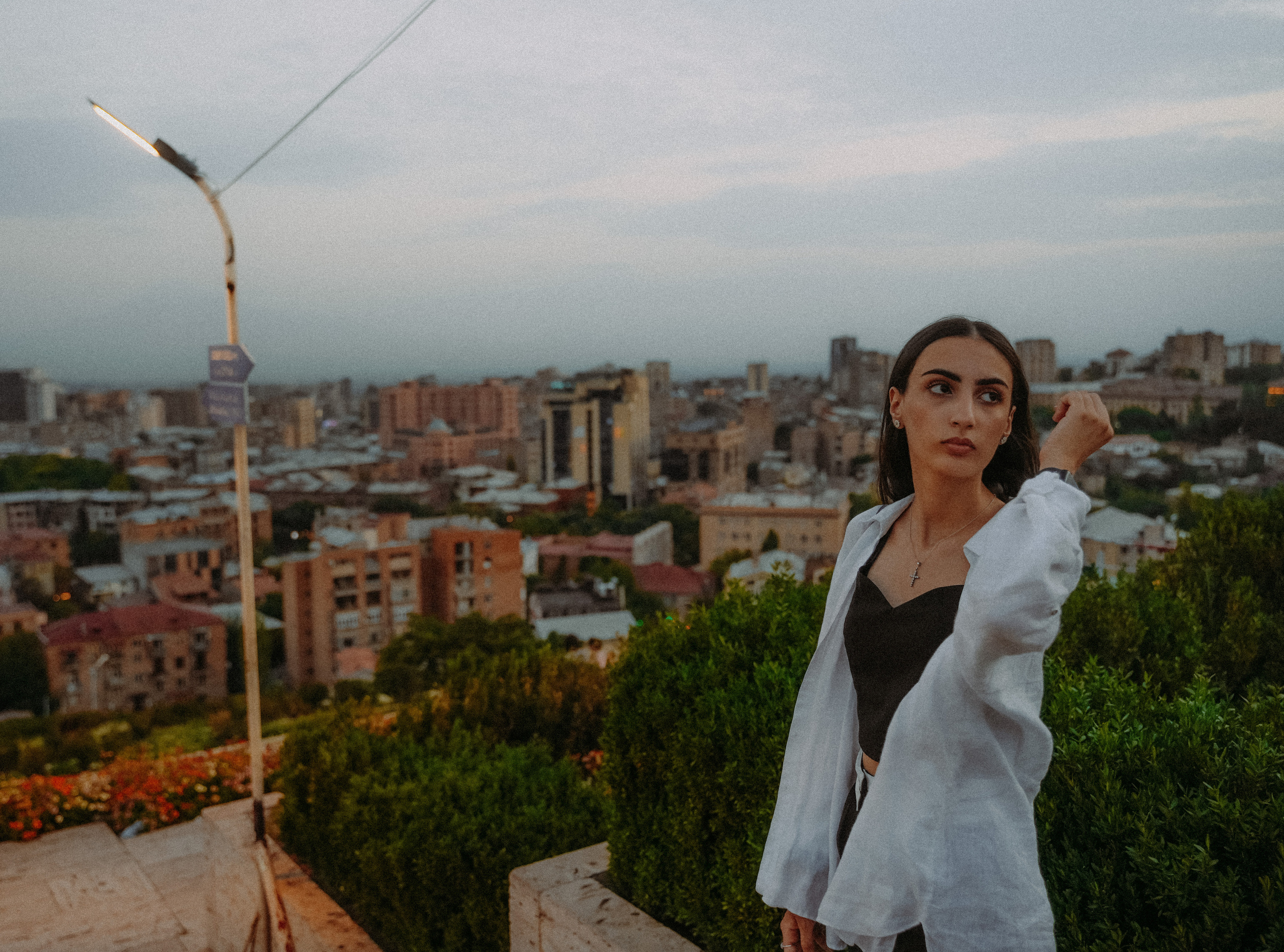 ЕРЕВАН. Стрит-фотография, полная абсурда, идиотизма и красоты