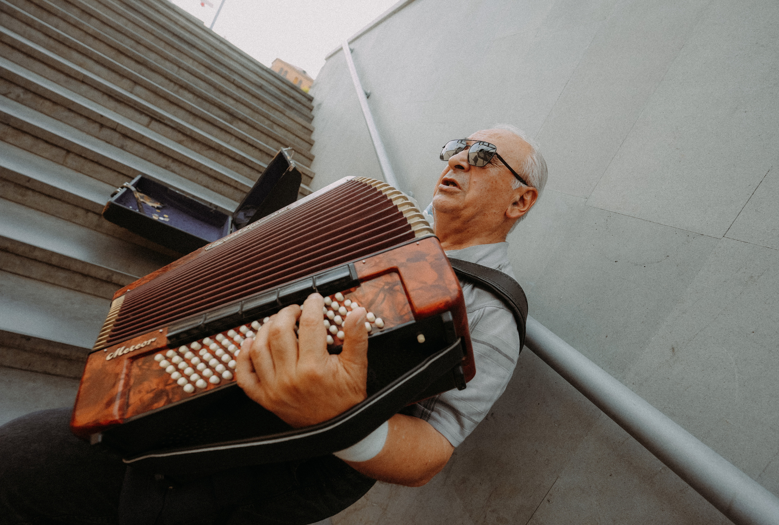 ЕРЕВАН. Стрит-фотография, полная абсурда, идиотизма и красоты