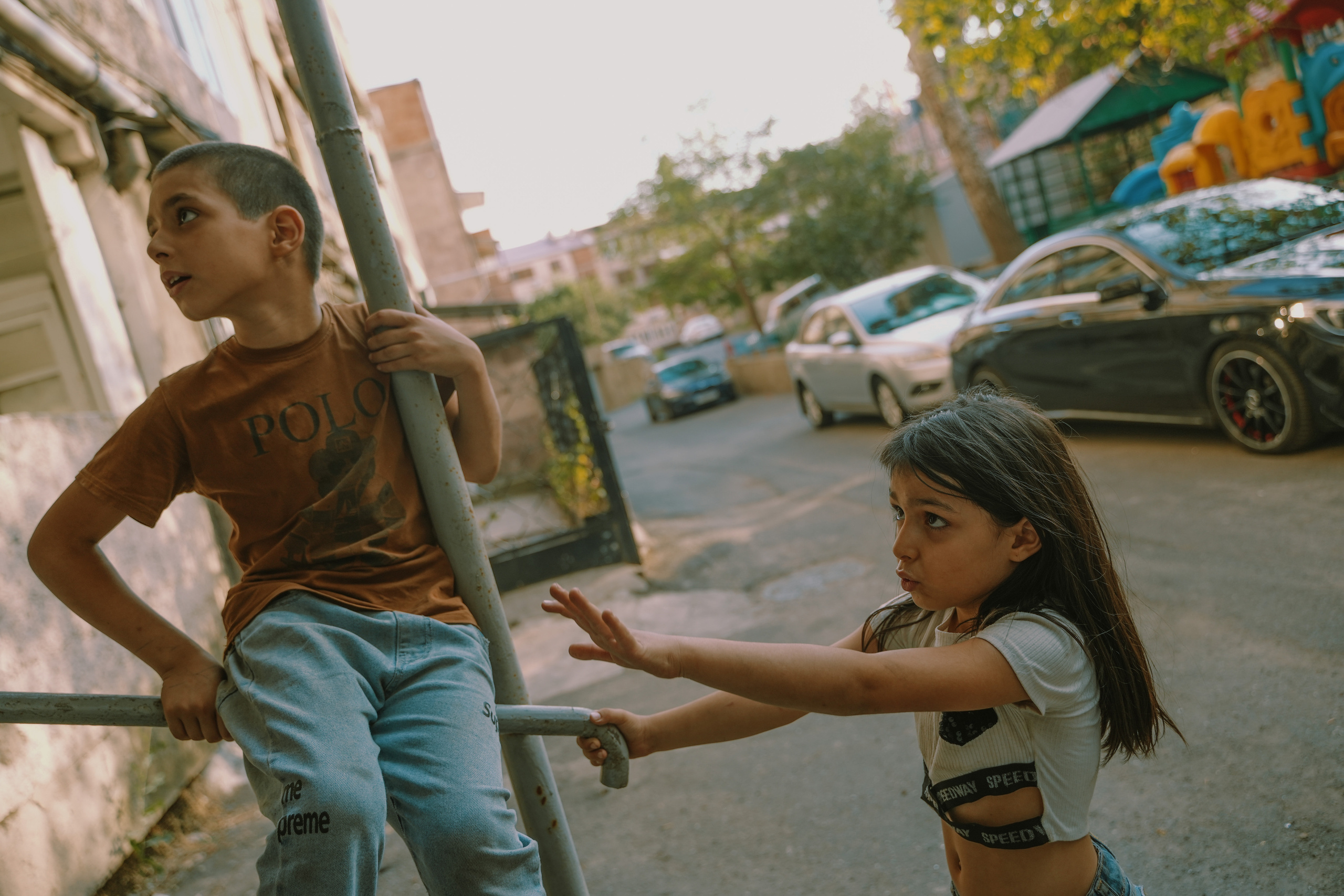 ЕРЕВАН. Стрит-фотография, полная абсурда, идиотизма и красоты