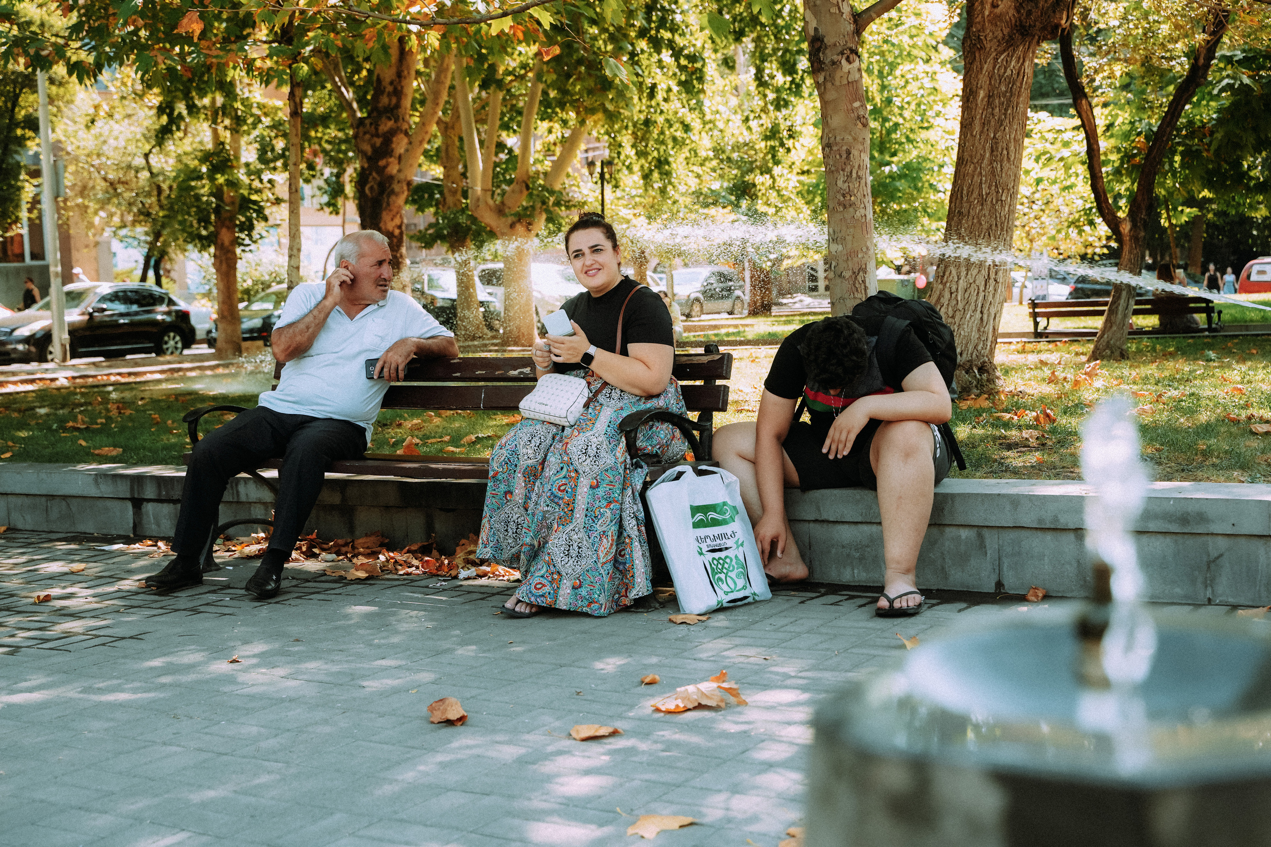 ЕРЕВАН. Стрит-фотография, полная абсурда, идиотизма и красоты