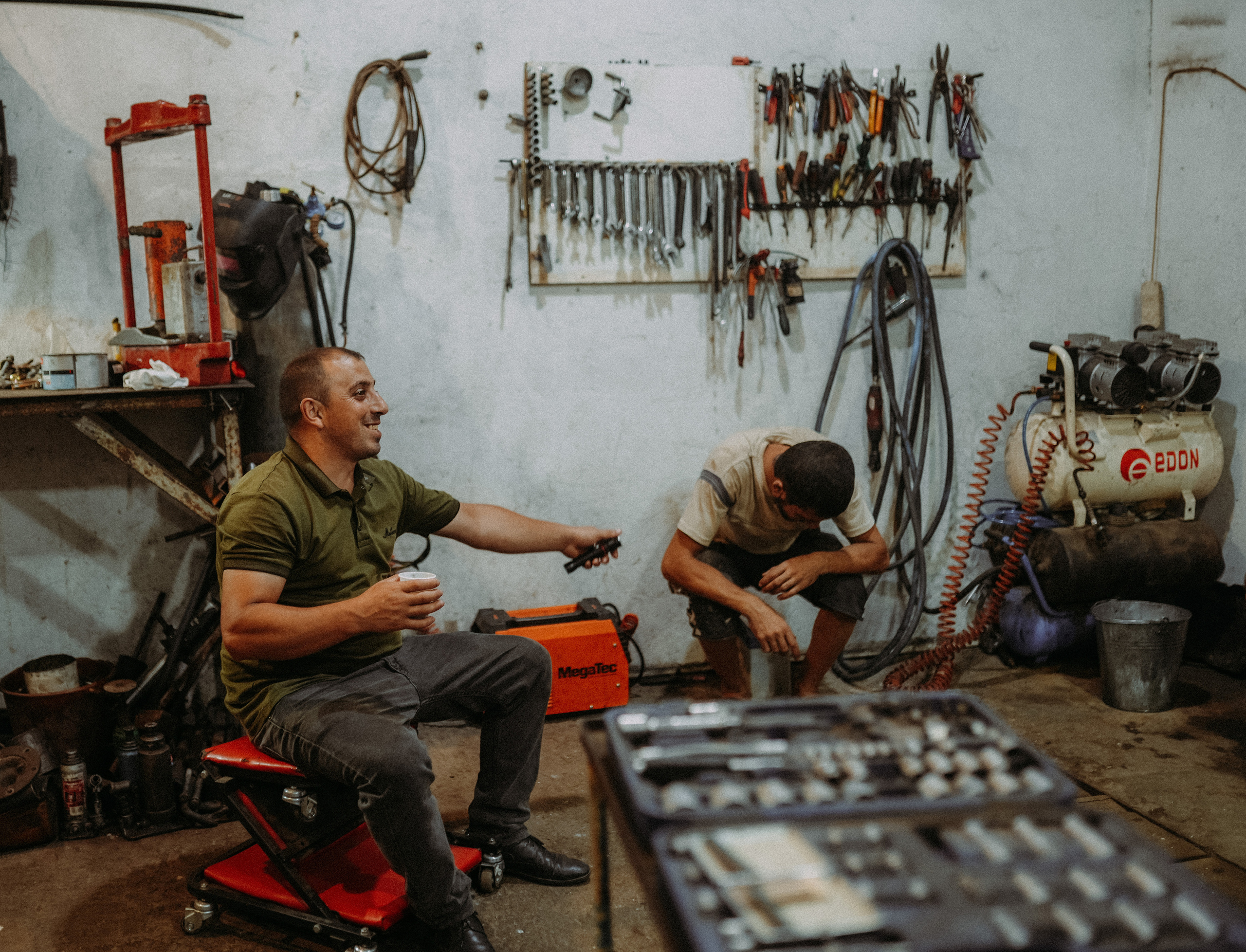 ЕРЕВАН. Стрит-фотография, полная абсурда, идиотизма и красоты