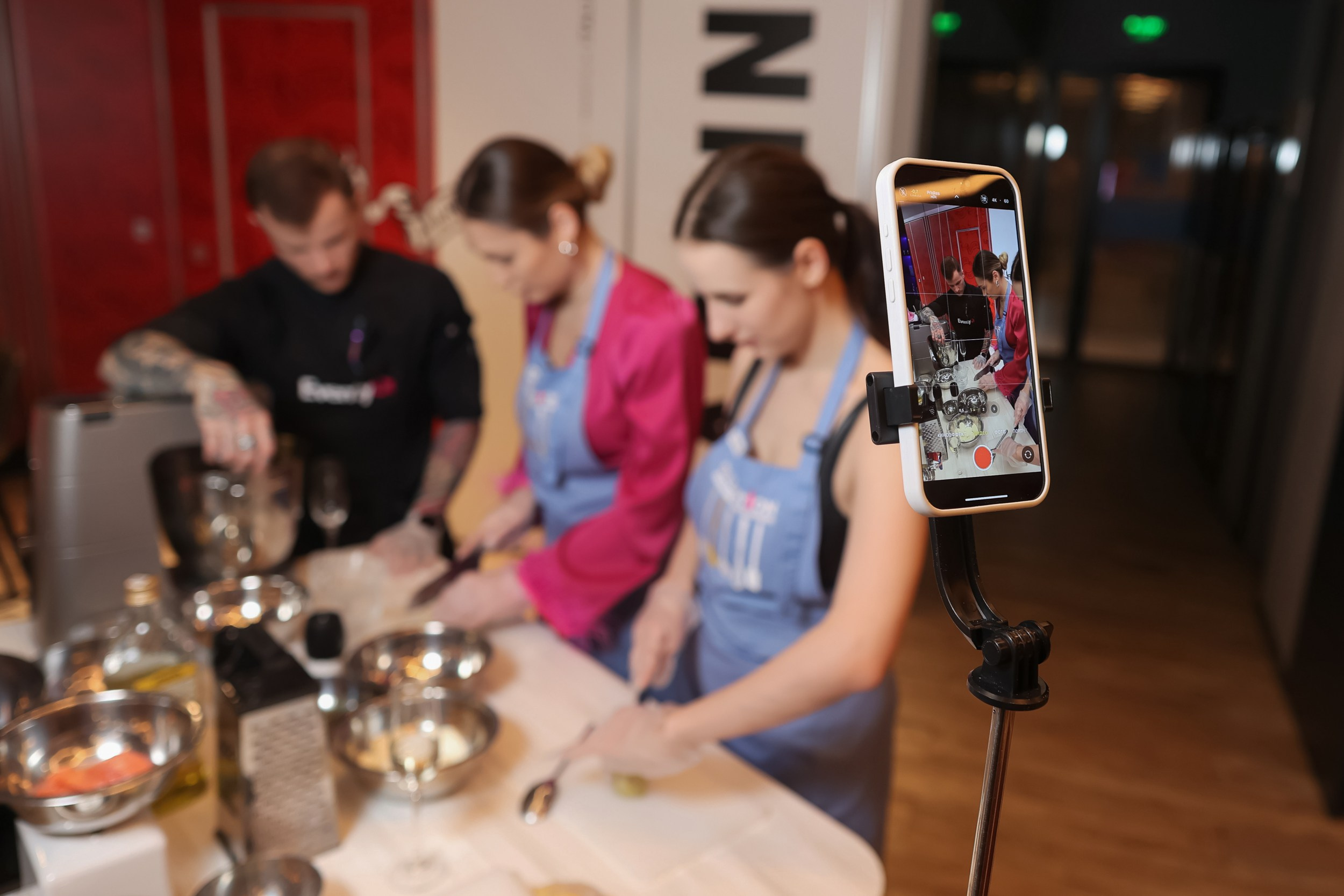 Вечеринка 8 марта в EventyOn. Репортажный фотограф видеограф в Москве Ольга Плаксина