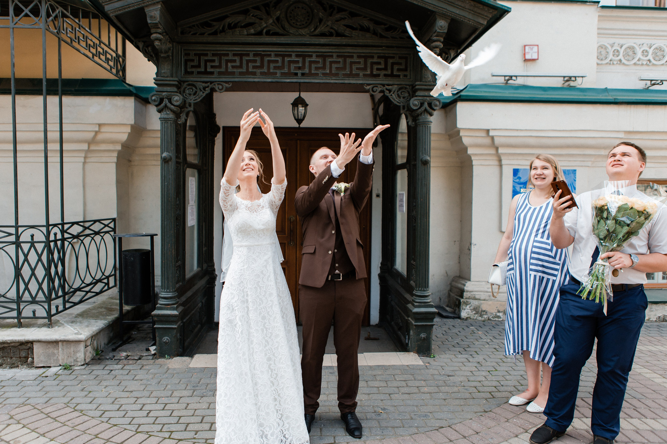 Свадебная фотосессия Сергея и Елены. Наш свадебный день. Видеосъемка и фотосъемка свадеб. Фотограф и оператор на свадьбу. Видеосъемка подкастов, собственная видео-фотостудии. Предметная фотосъемка