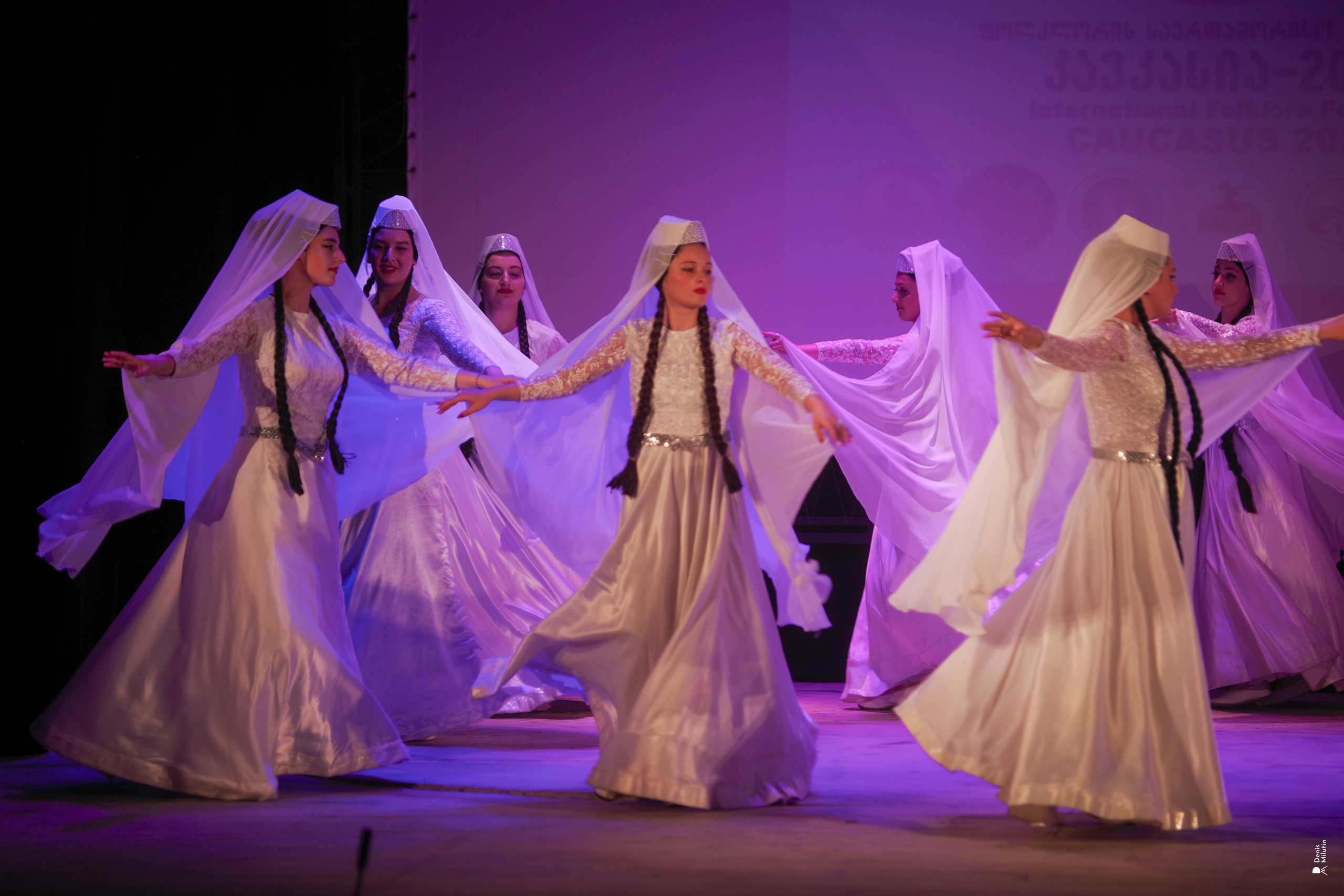 Танцы в прекрасном Они. Портретный фотограф Денис Милютин